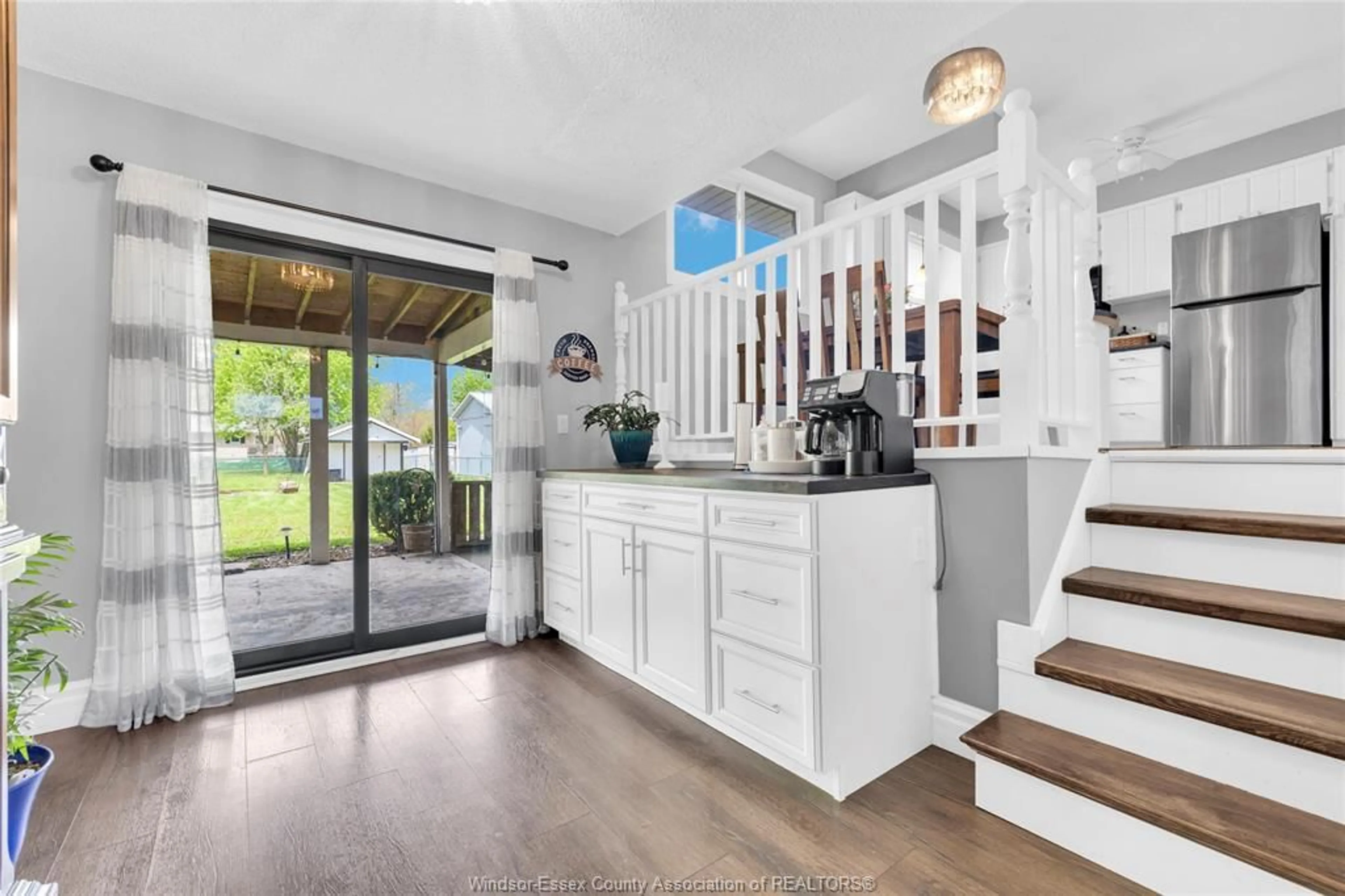 Open concept kitchen, unknown for 267 ILER St, Essex Ontario N8M 1T9