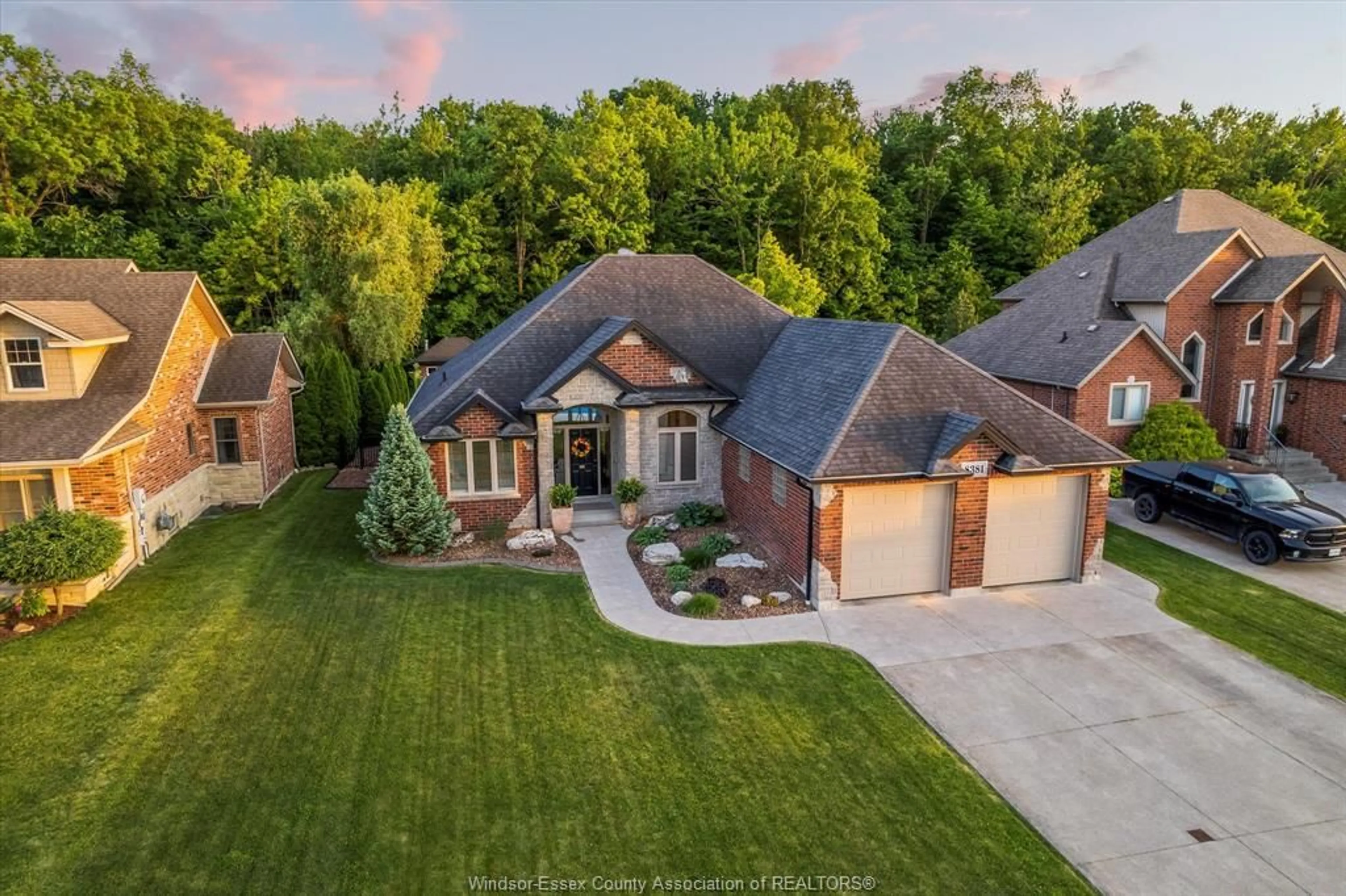 A pic from outside/outdoor area/front of a property/back of a property/a pic from drone, street for 8381 Aalbers Cres, Amherstburg Ontario N0R 1J0