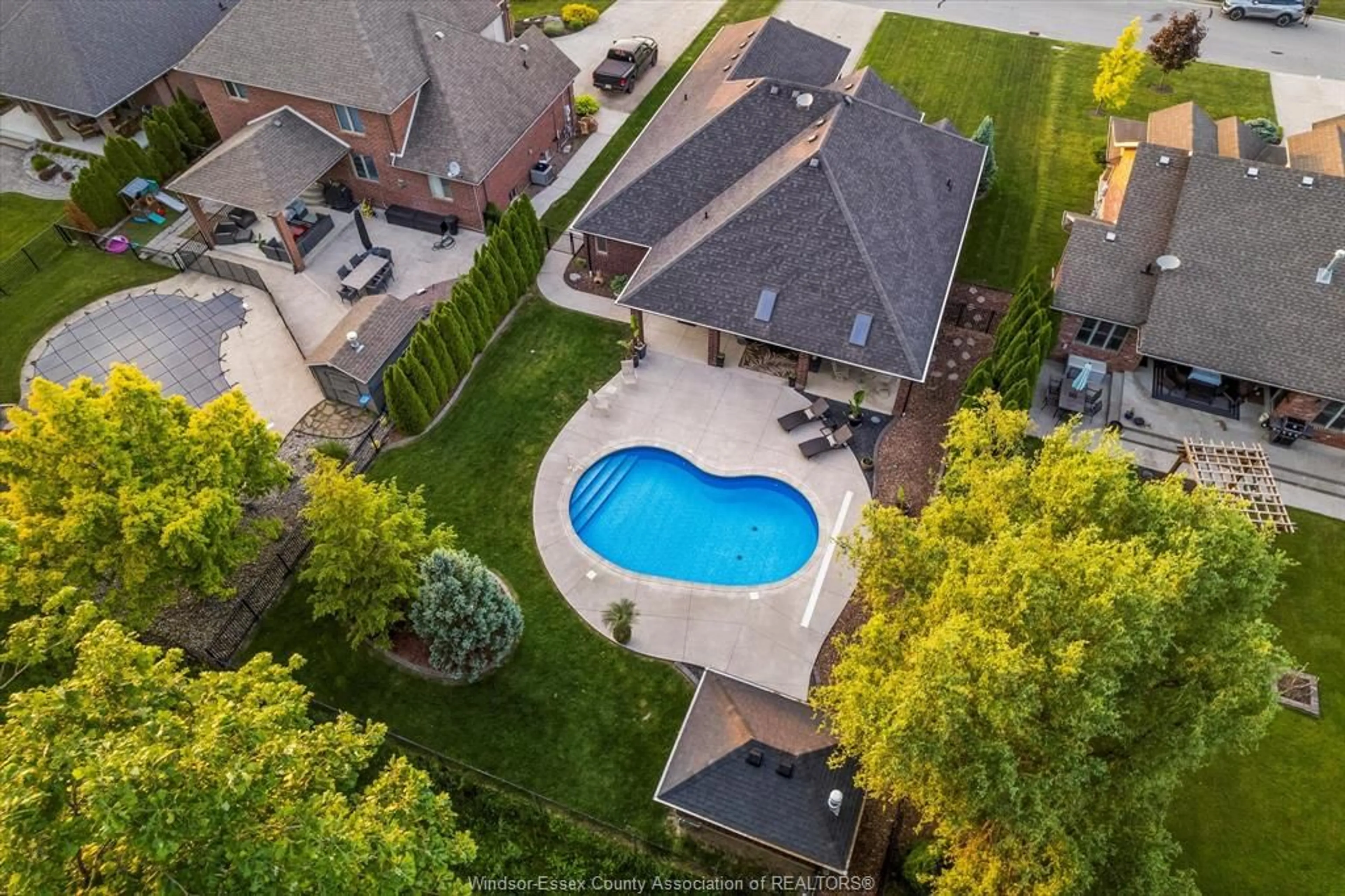 A pic from outside/outdoor area/front of a property/back of a property/a pic from drone, street for 8381 Aalbers Cres, Amherstburg Ontario N0R 1J0