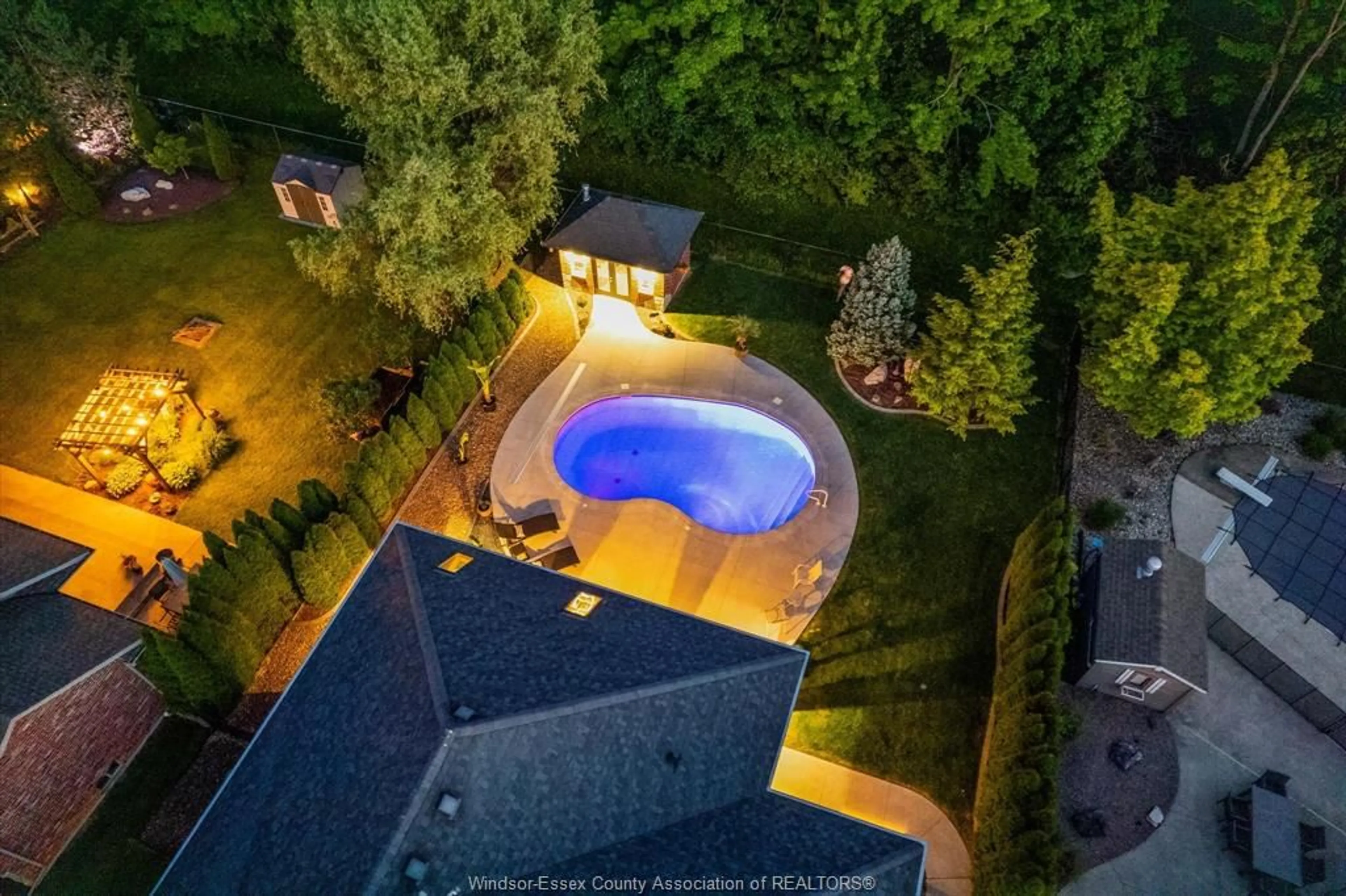 A pic from outside/outdoor area/front of a property/back of a property/a pic from drone, unknown for 8381 Aalbers Cres, Amherstburg Ontario N0R 1J0