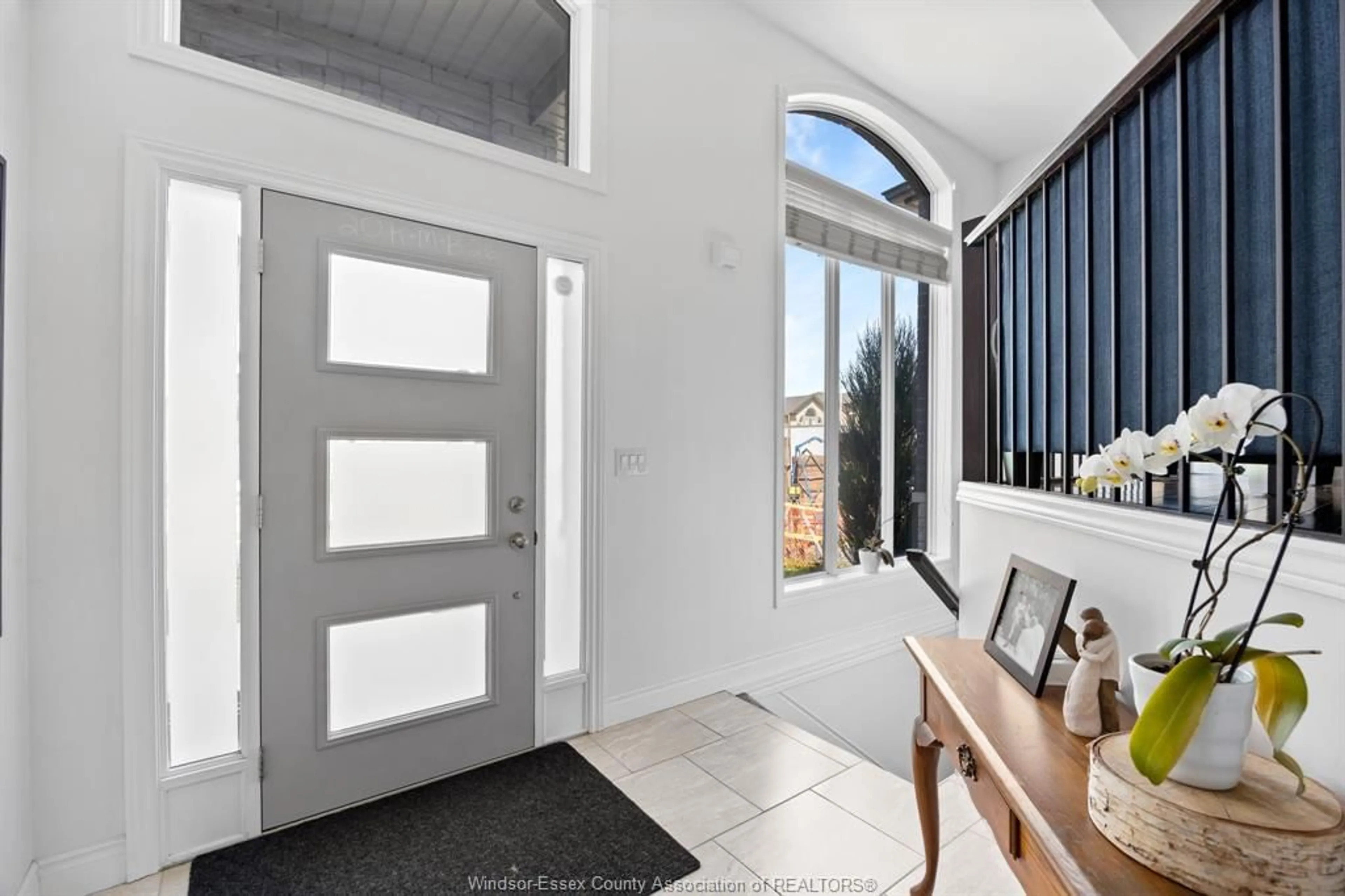 Indoor entryway for 138 SUMMER St, Belle River Ontario N8L 0G8