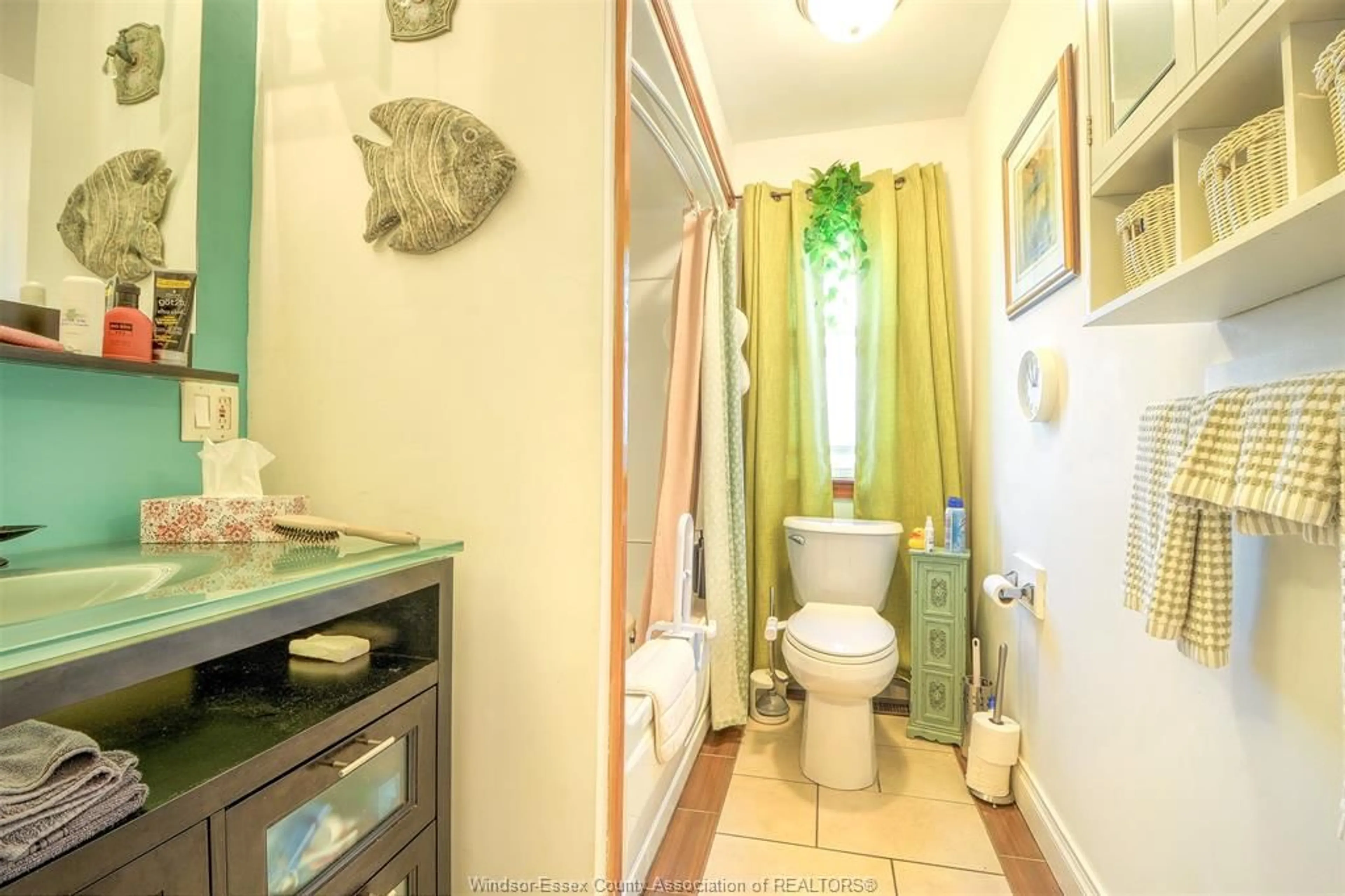 Standard bathroom, ceramic/tile floor for 1784 PIERRE Ave, Windsor Ontario N8W 2J6