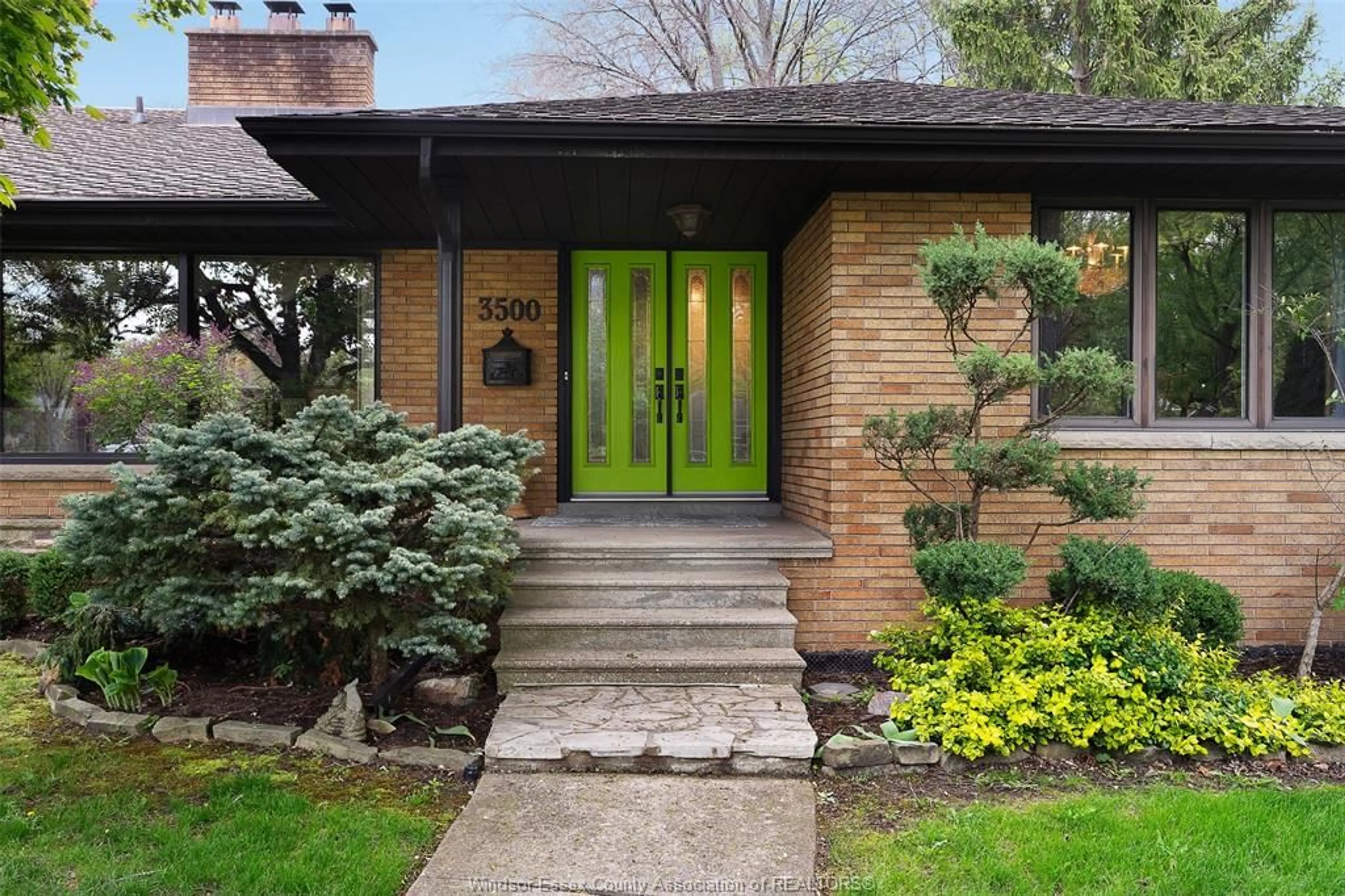 Home with brick exterior material, street for 3500 VICTORIA Blvd, Windsor Ontario N9E 3L3