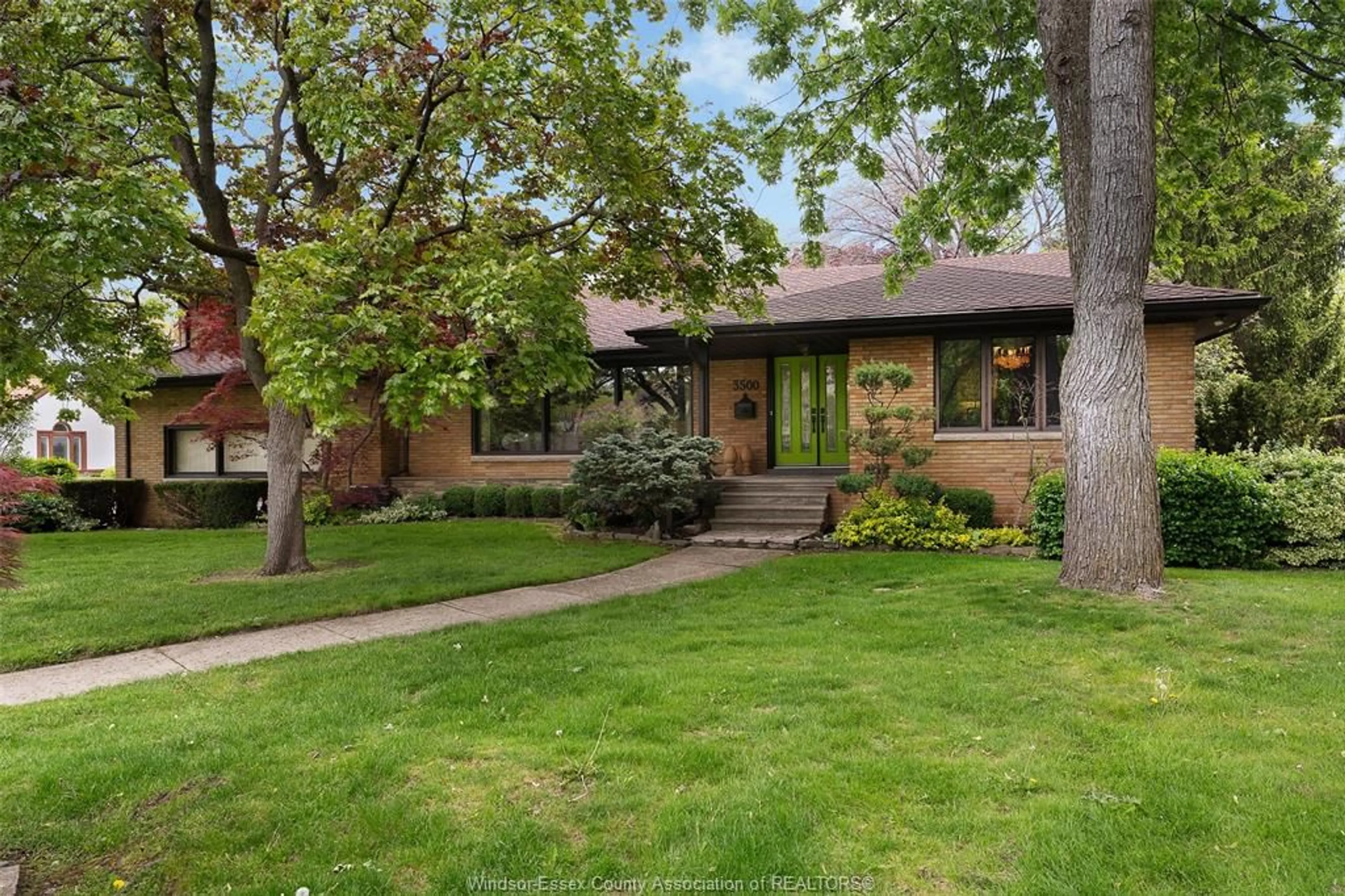 Home with brick exterior material, street for 3500 VICTORIA Blvd, Windsor Ontario N9E 3L3