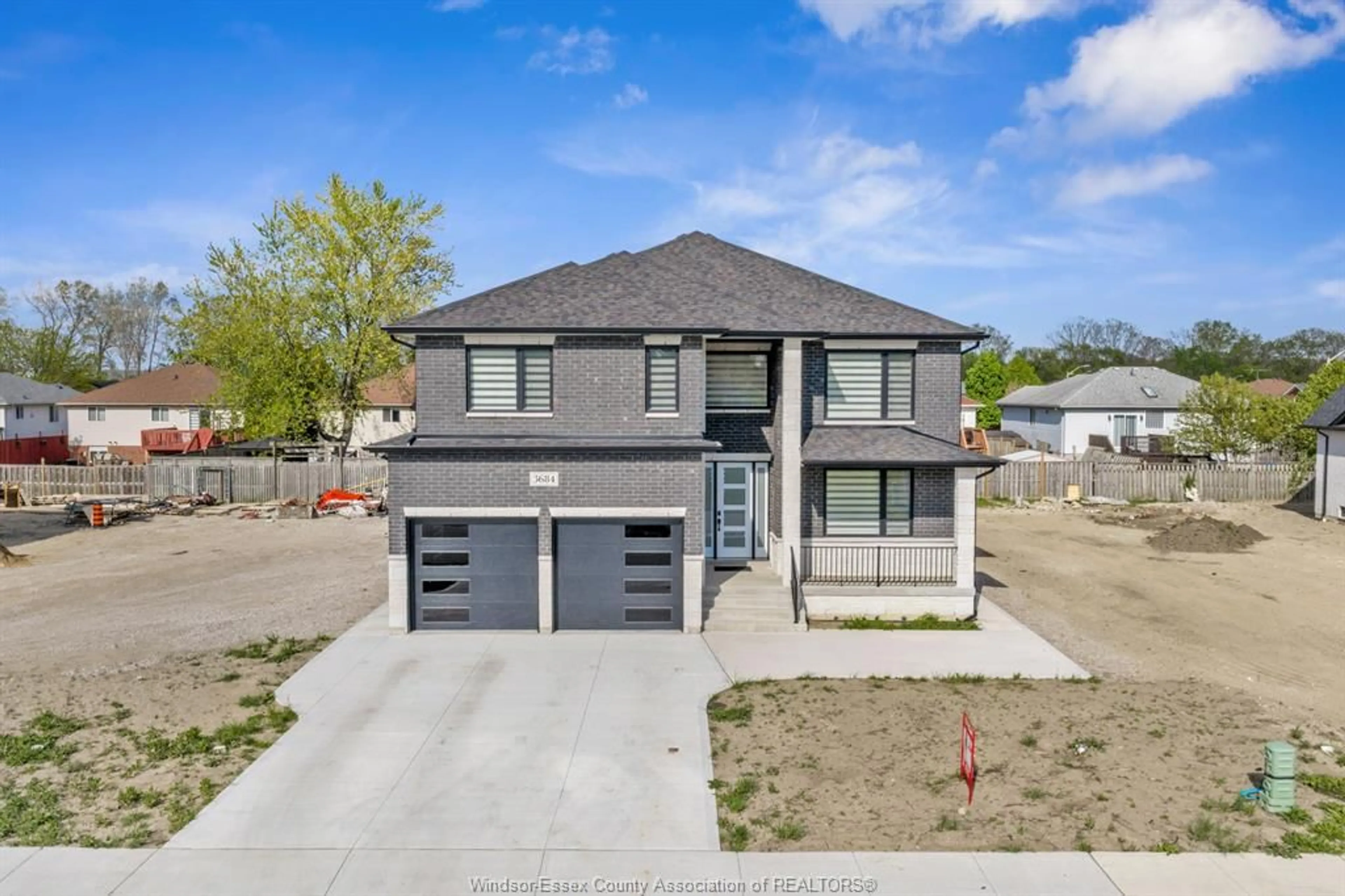 A pic from outside/outdoor area/front of a property/back of a property/a pic from drone, street for 3684 SUTTON Ave, Windsor Ontario N9E 0B3