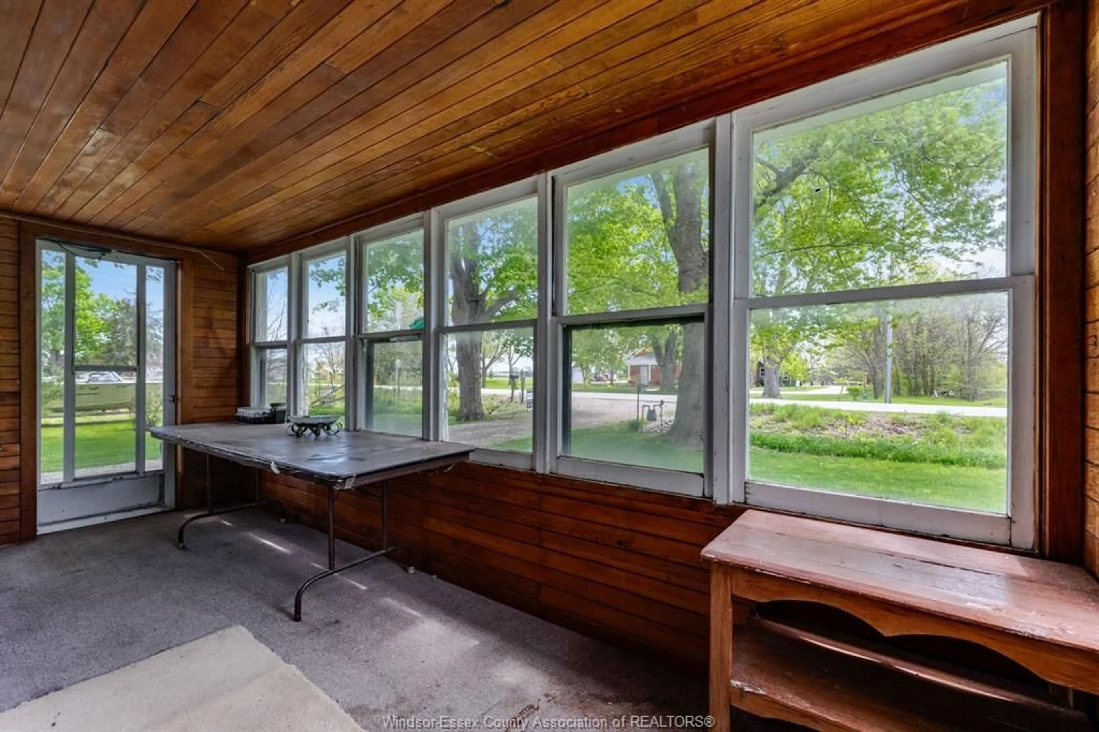 Patio, water/lake/river/ocean view for 250 Road 3, Kingsville Ontario N9Y 2E5