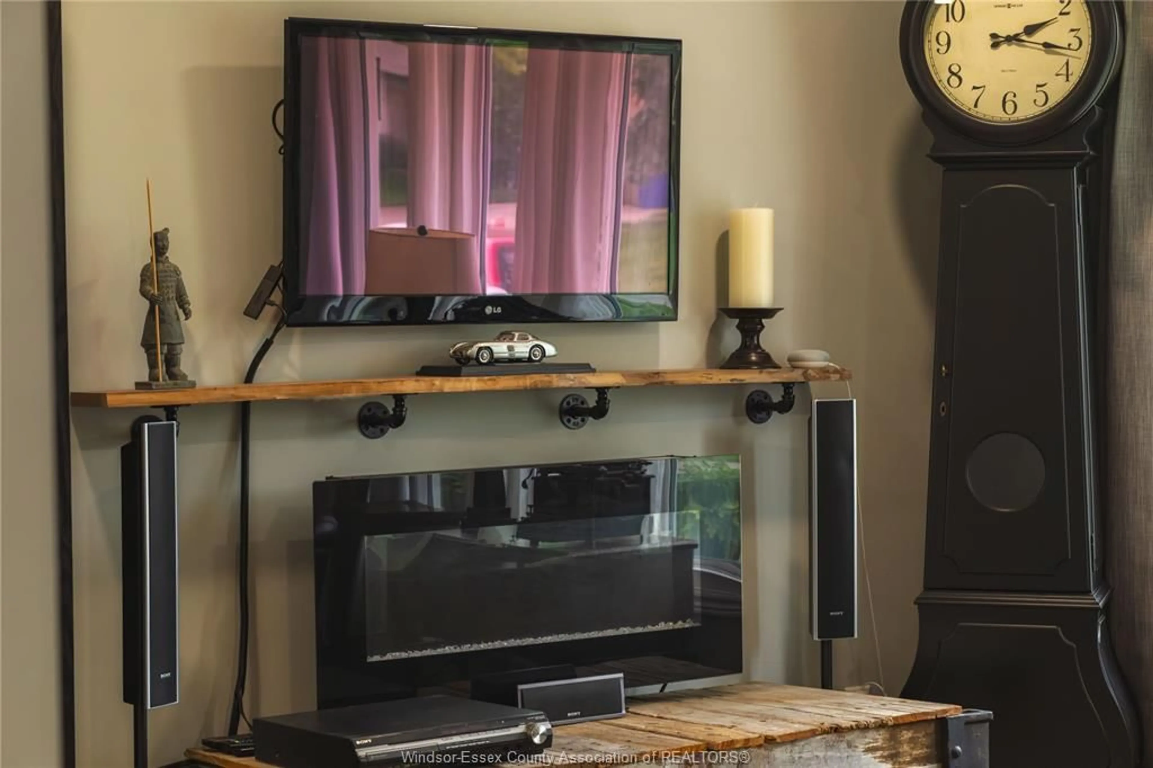 Home theater for 1649 ST. GABRIEL, Windsor Ontario N9E 1P1