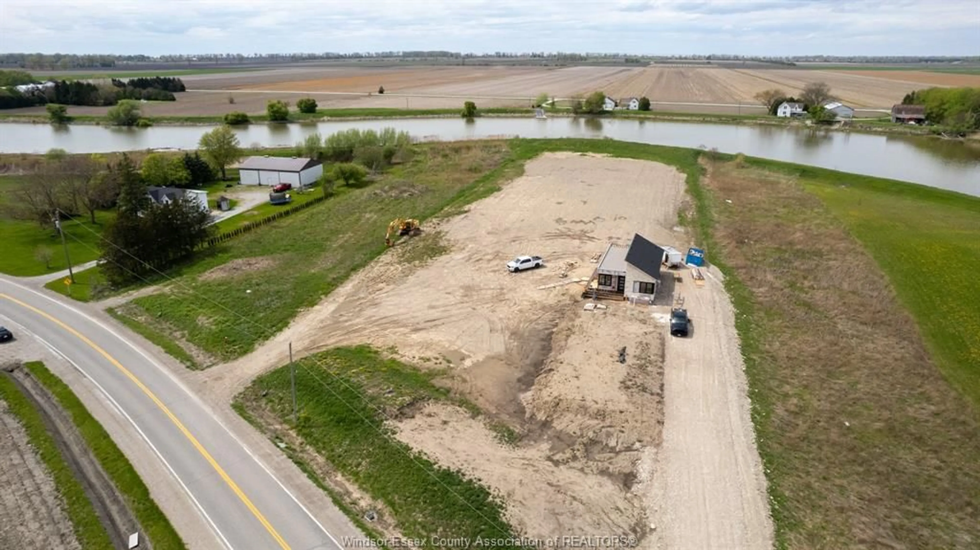 A pic from outside/outdoor area/front of a property/back of a property/a pic from drone, building for 5273 TECUMSEH Line, Tilbury Ontario N0P 2L0