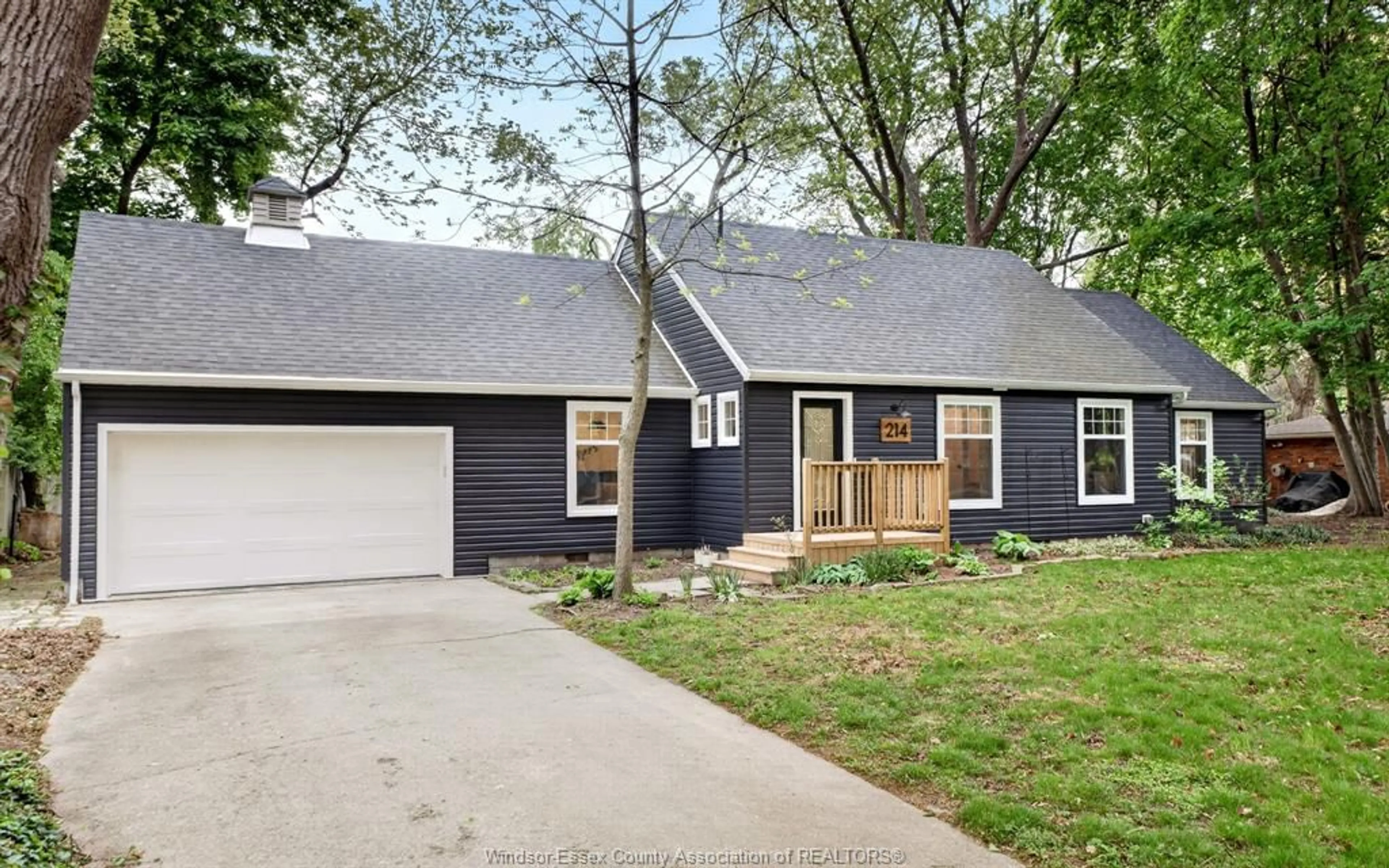 Home with vinyl exterior material, street for 214 CORONADO, Tecumseh Ontario N8N 2E2