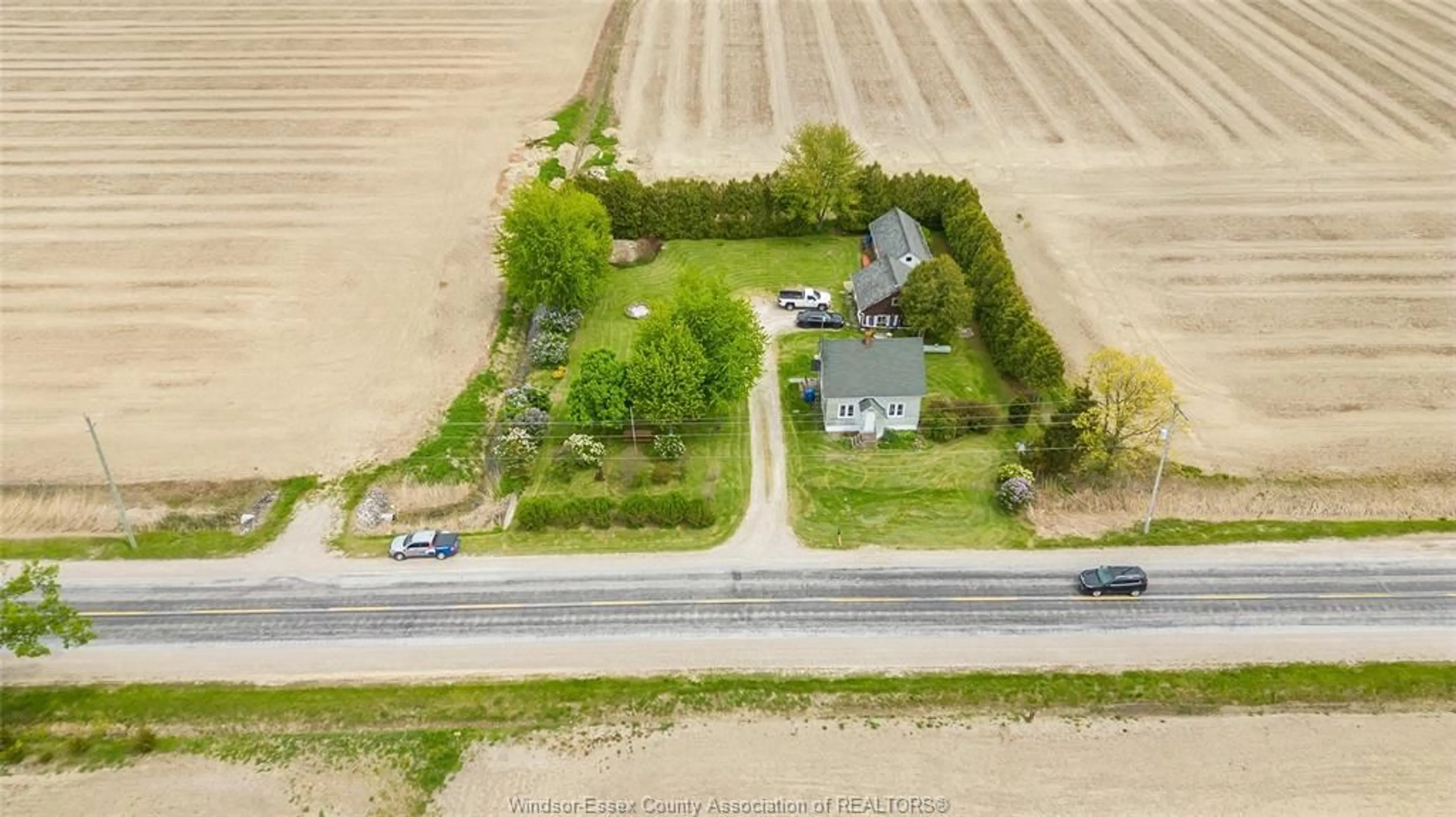 A pic from outside/outdoor area/front of a property/back of a property/a pic from drone, street for 9656 GRACEY SIDE Rd, Lakeshore Ontario N0P 1J0