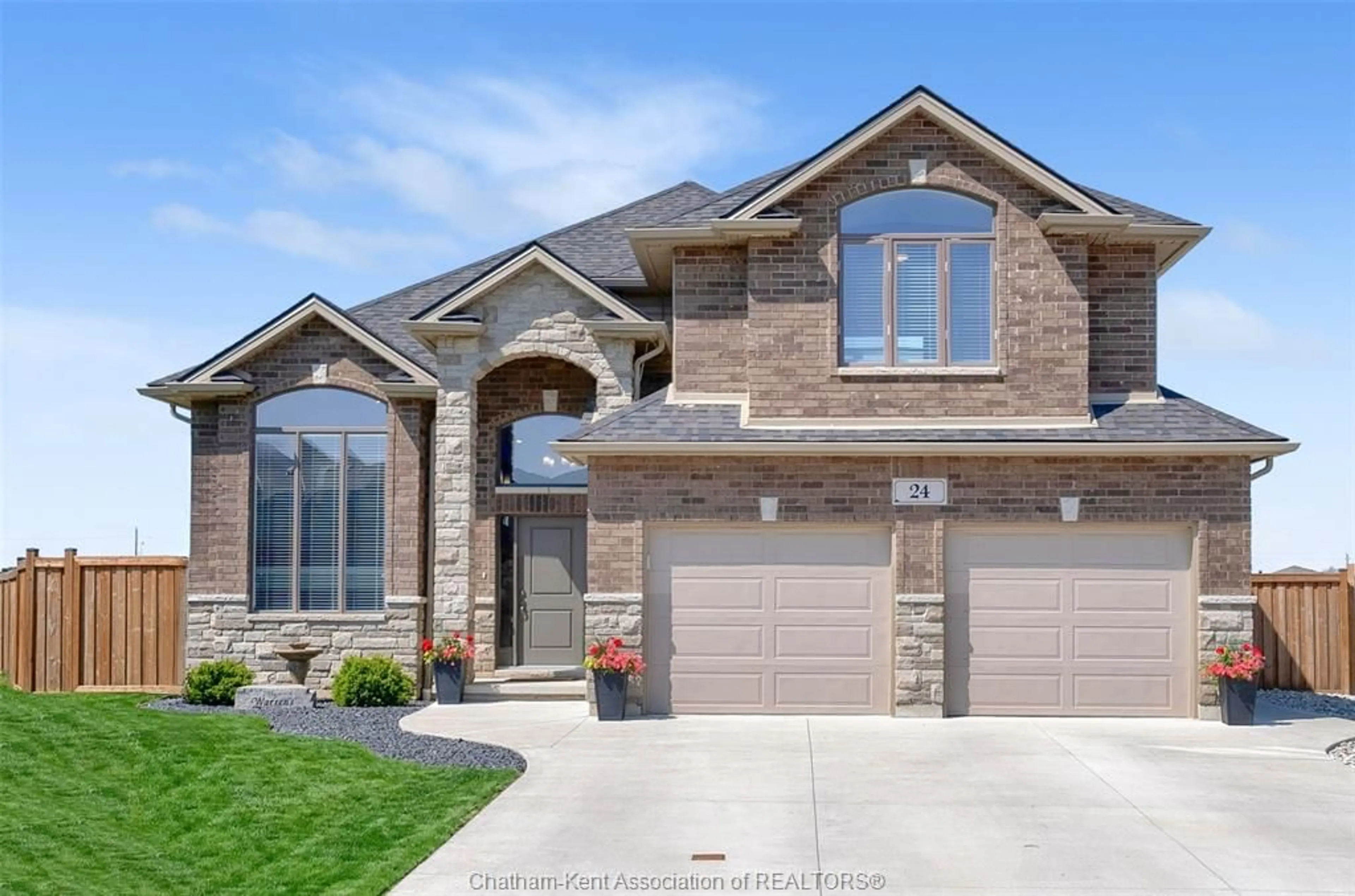 Home with brick exterior material, street for 24 Sienna Crt, Chatham Ontario N7M 0R9