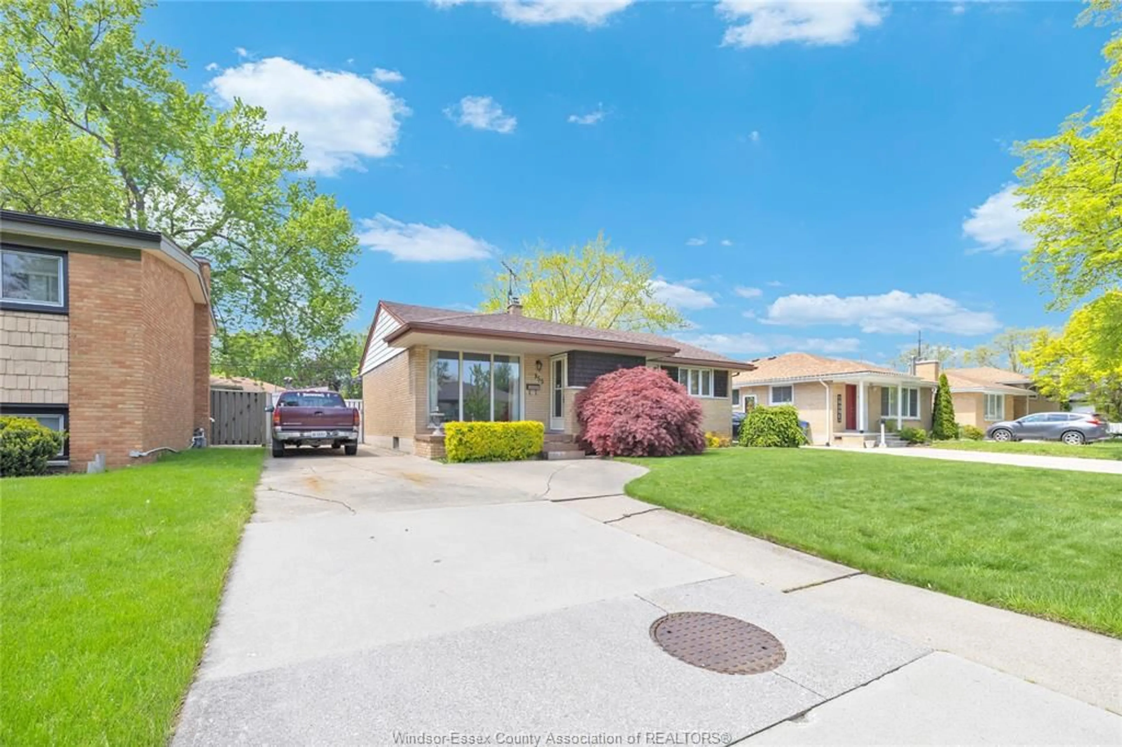 Unknown for 855 GREENDALE, Windsor Ontario N8S 4A9