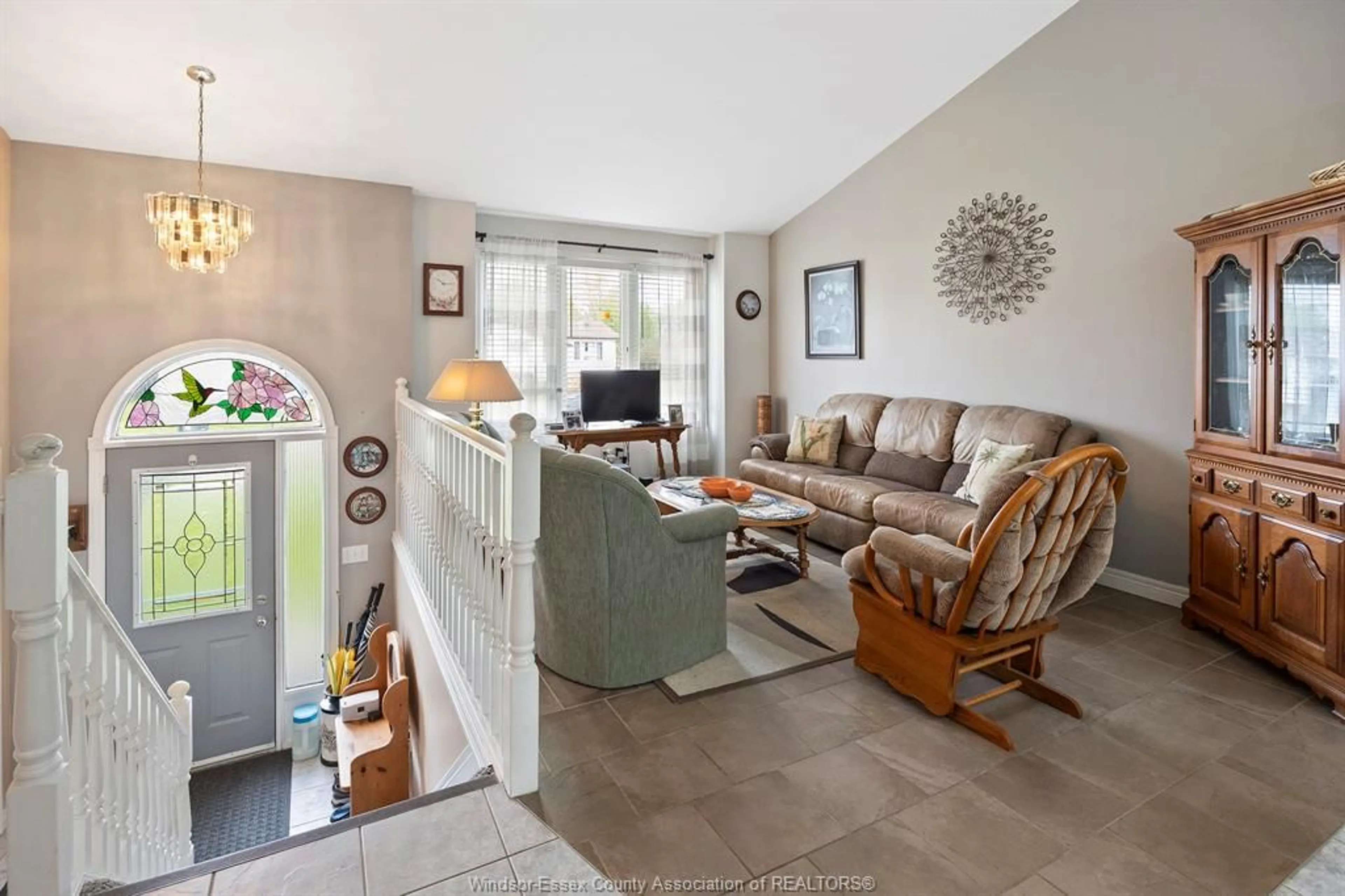 Living room with furniture, ceramic/tile floor for 150 ROSEANN Dr, Harrow Ontario N0R 1G0