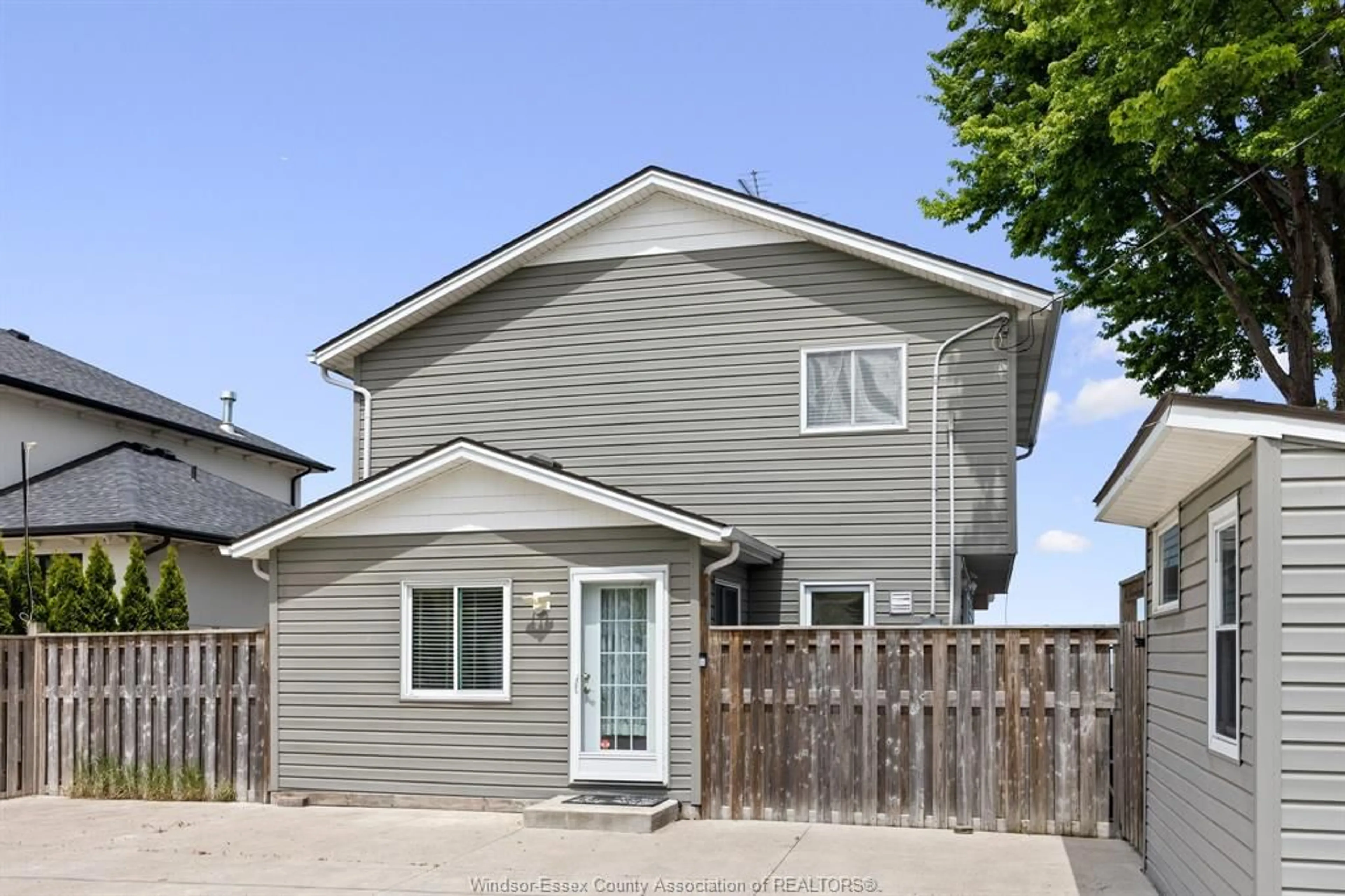 Home with vinyl exterior material, street for 689 ROSS BEACH, Lakeshore Ontario N8L 0H1