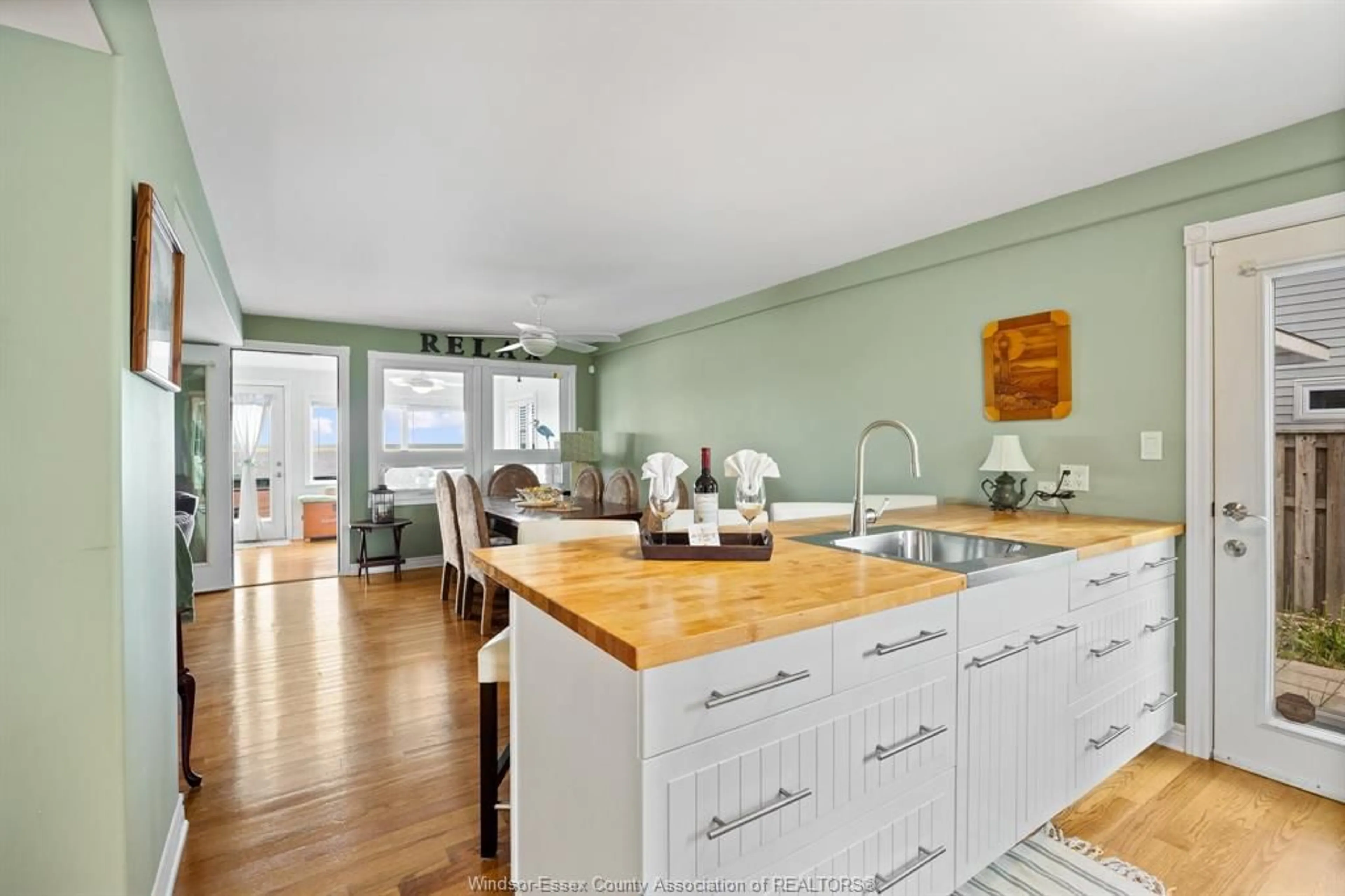 Open concept kitchen, unknown for 689 ROSS BEACH, Lakeshore Ontario N8L 0H1