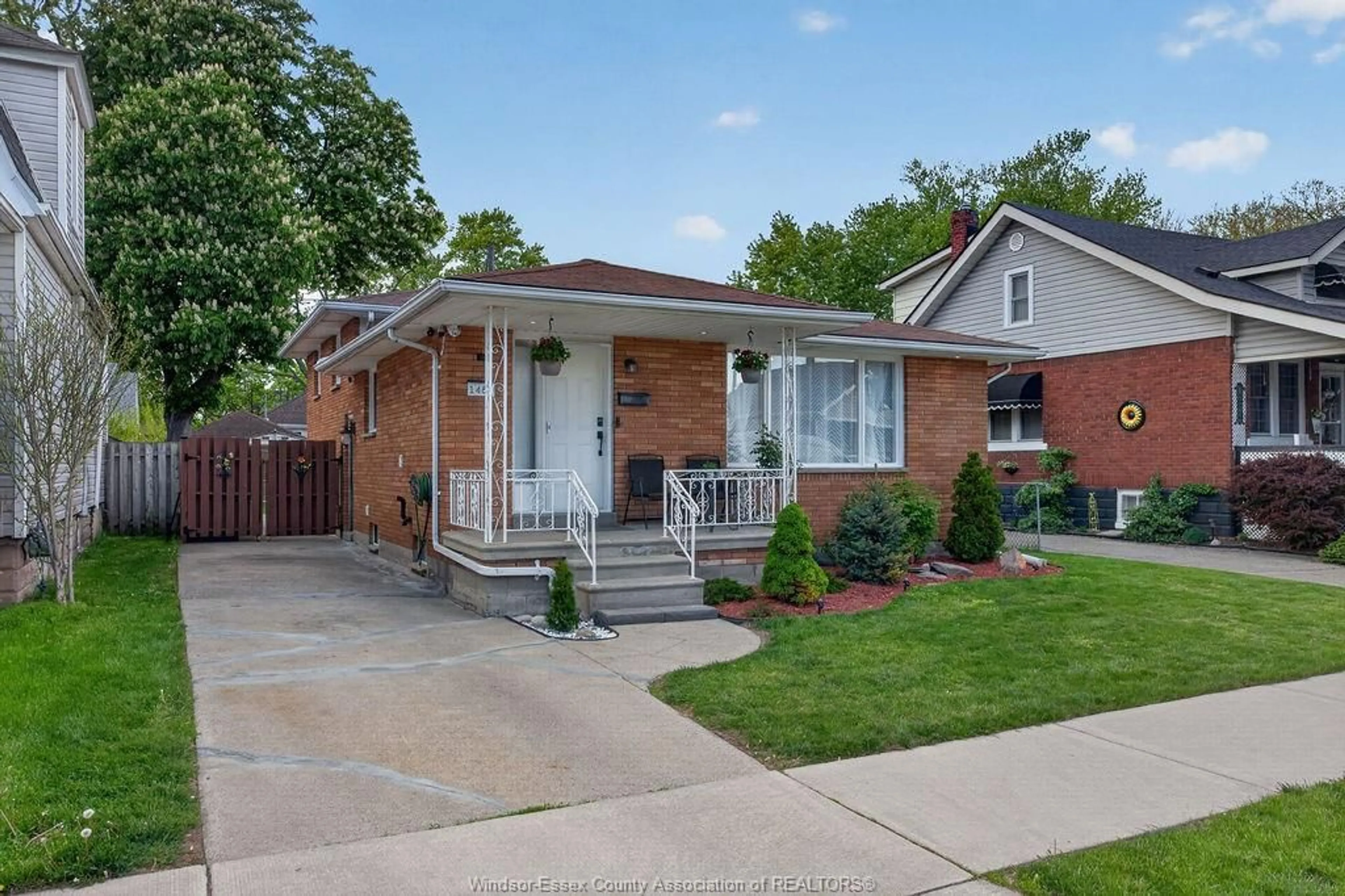 Home with brick exterior material, street for 1481 ELLROSE, Windsor Ontario N8Y 3X4