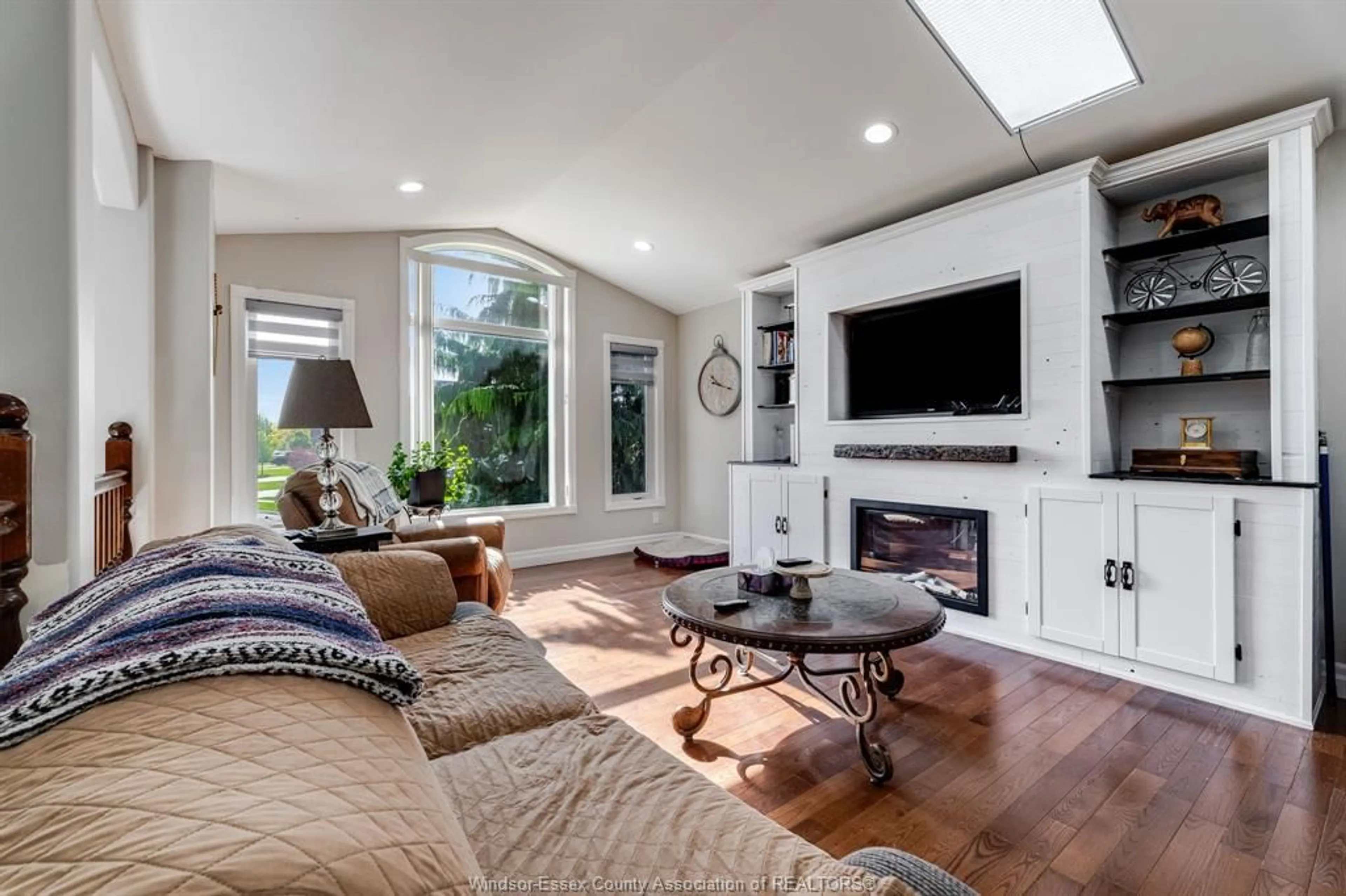 Living room with furniture, unknown for 924 Driftwood Cres, Lakeshore Ontario N0R 1A0