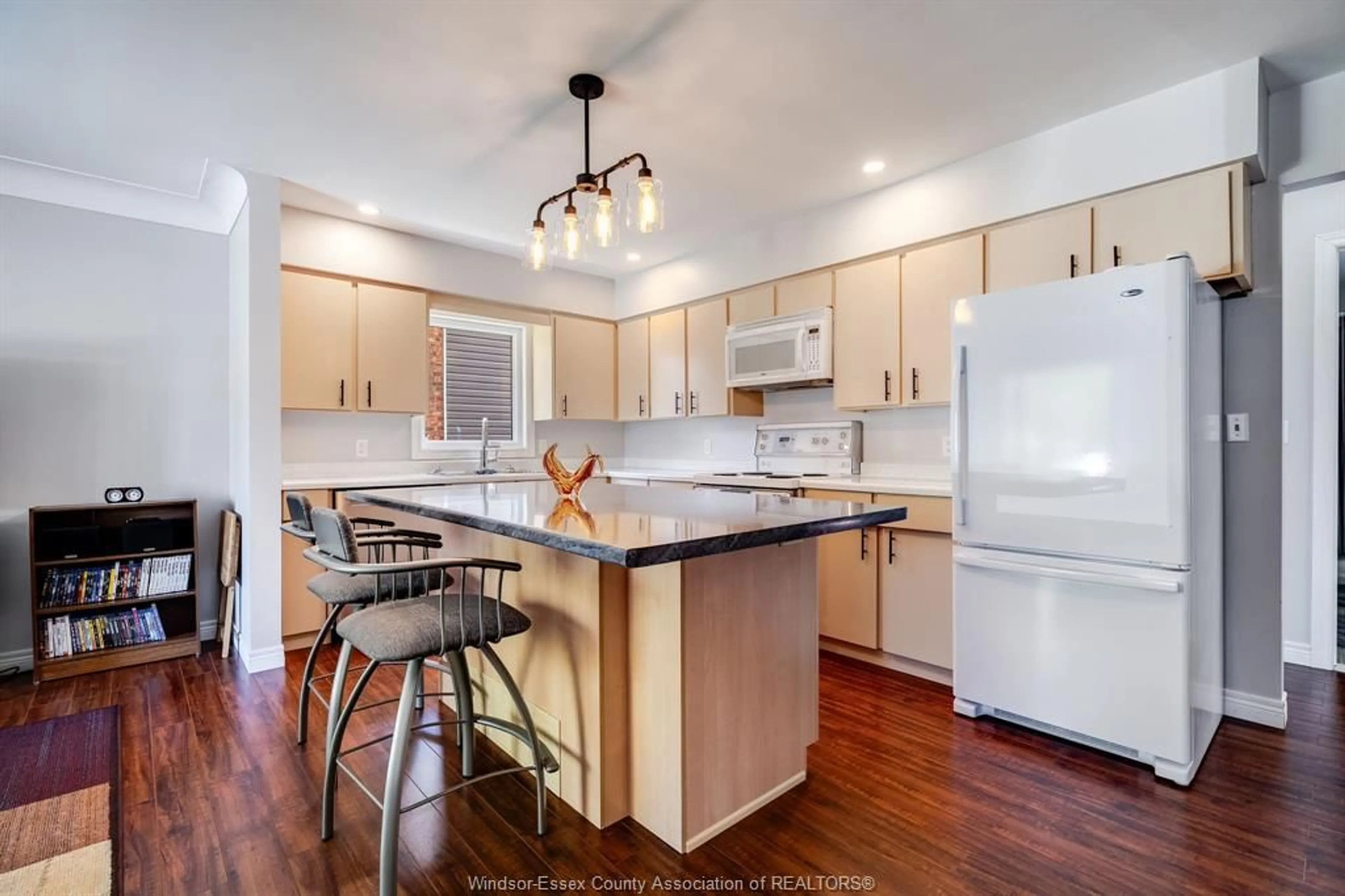 Open concept kitchen, unknown for 11 Lutsch St, Leamington Ontario N8H 4K3