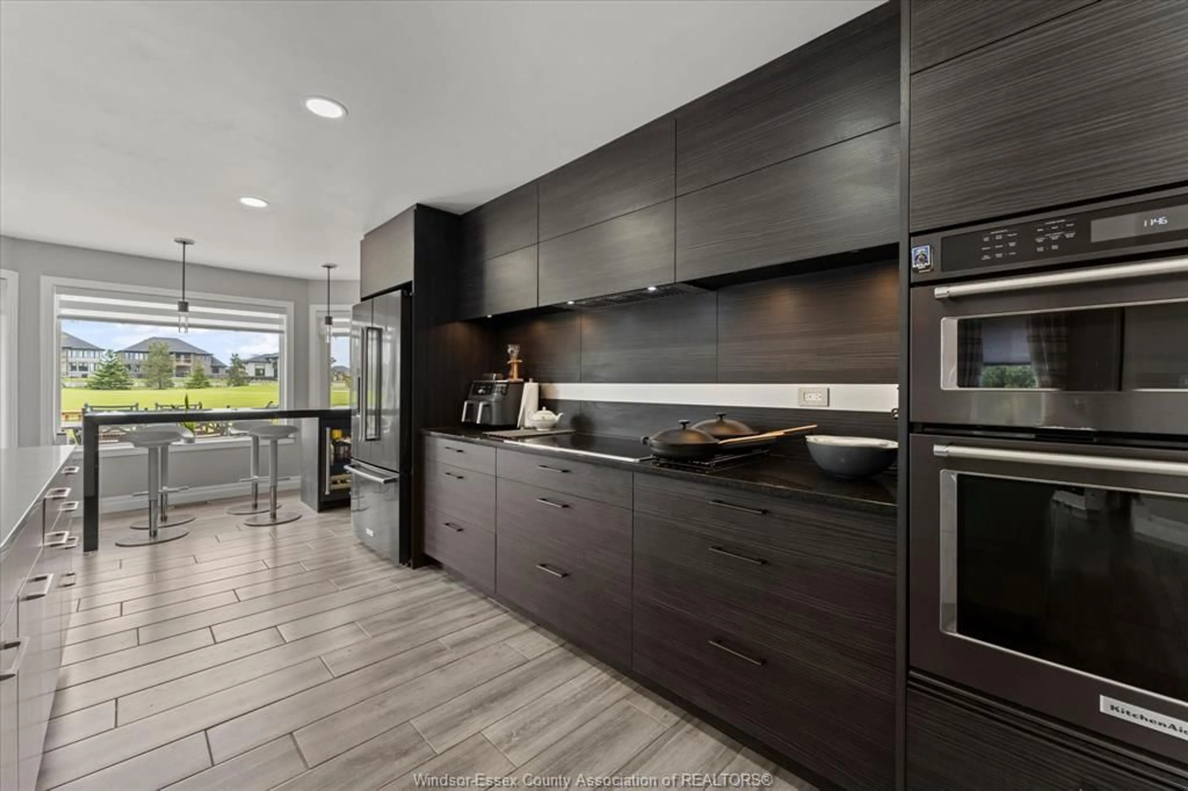 Contemporary kitchen, ceramic/tile floor for 173 CLUBVIEW, Amherstburg Ontario N9V 3Z1