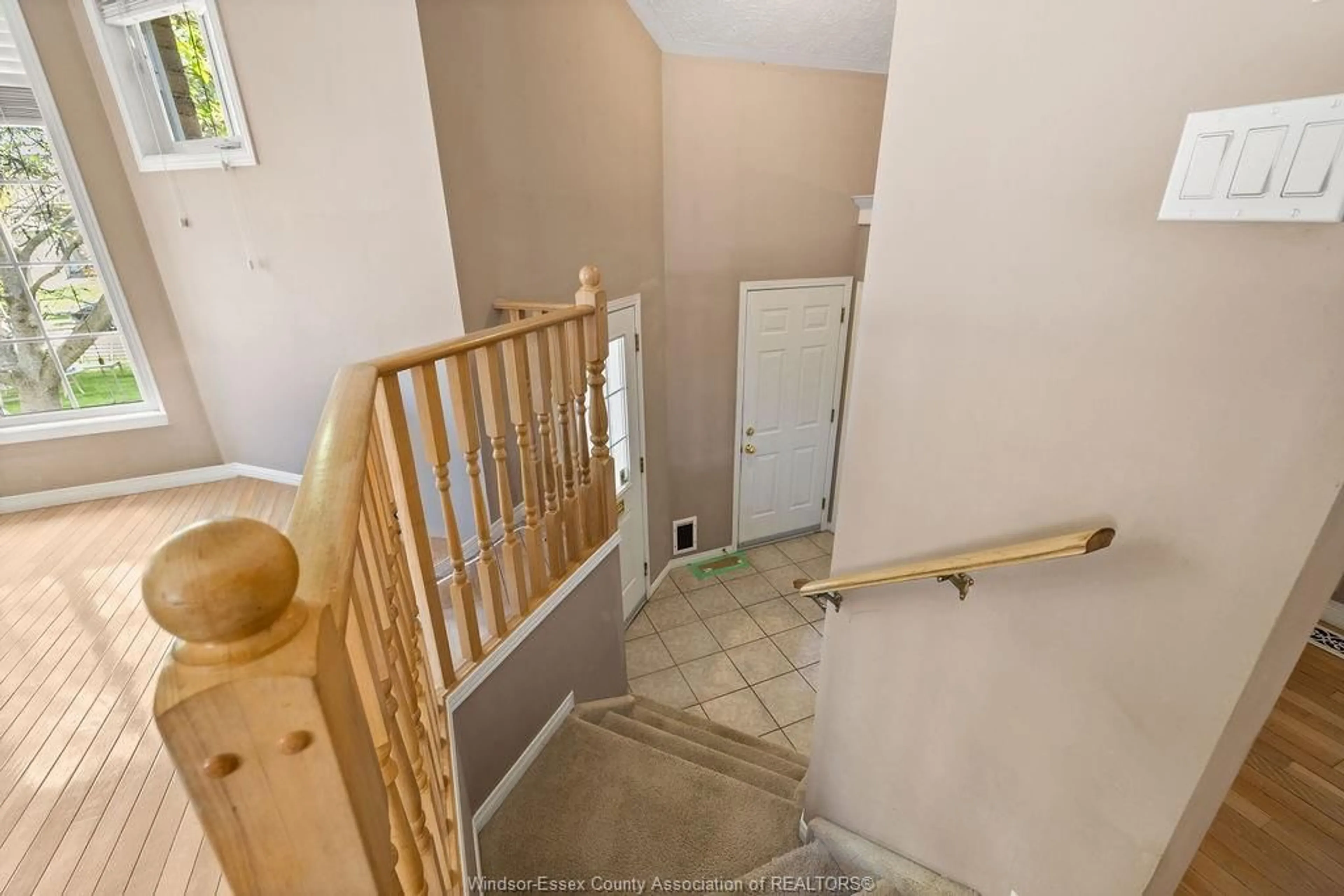 Stairs for 1229 ST. PAUL, Windsor Ontario N8S 4T6