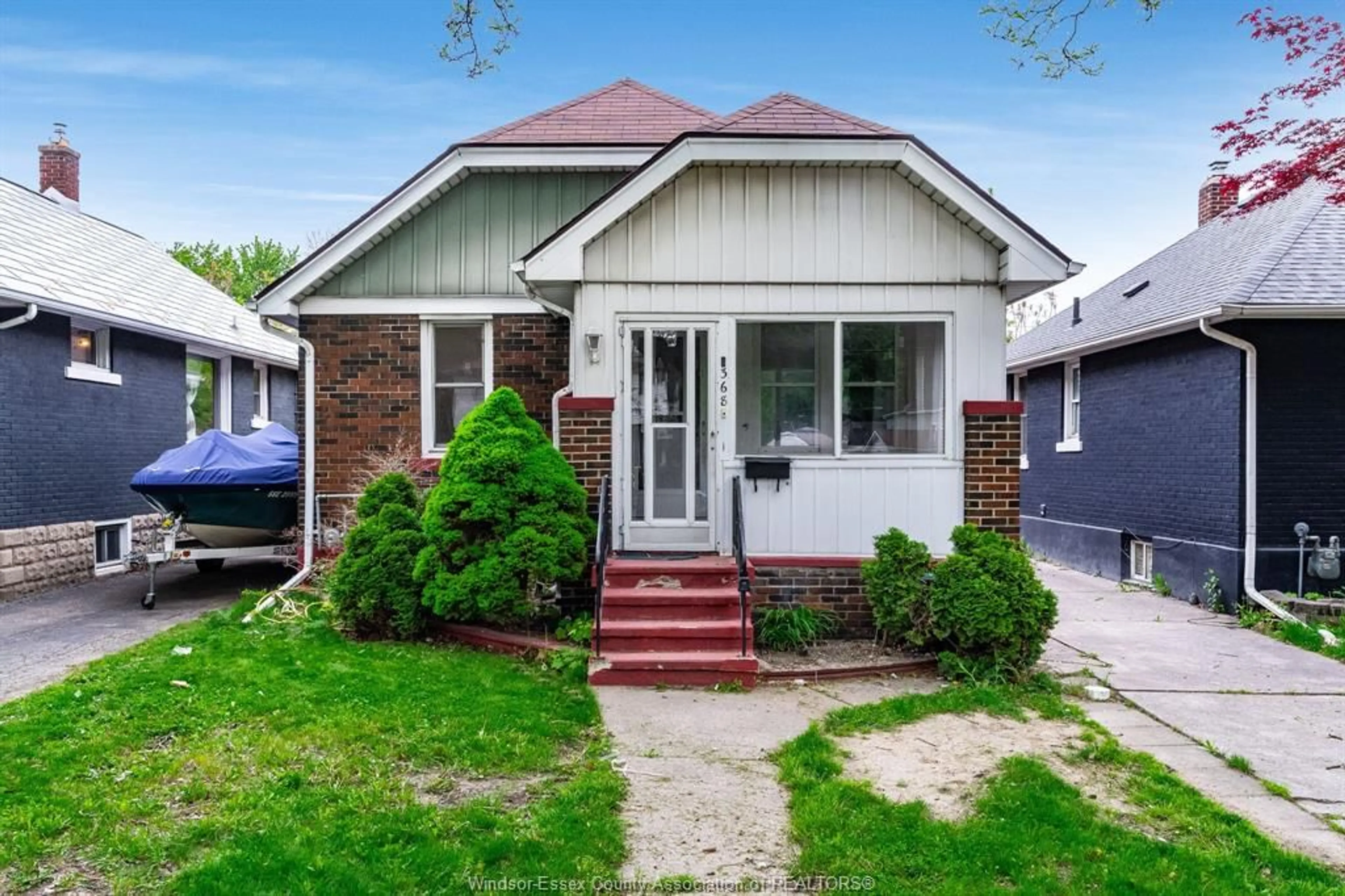Home with brick exterior material, street for 368 South St, Windsor Ontario N9C 2W5