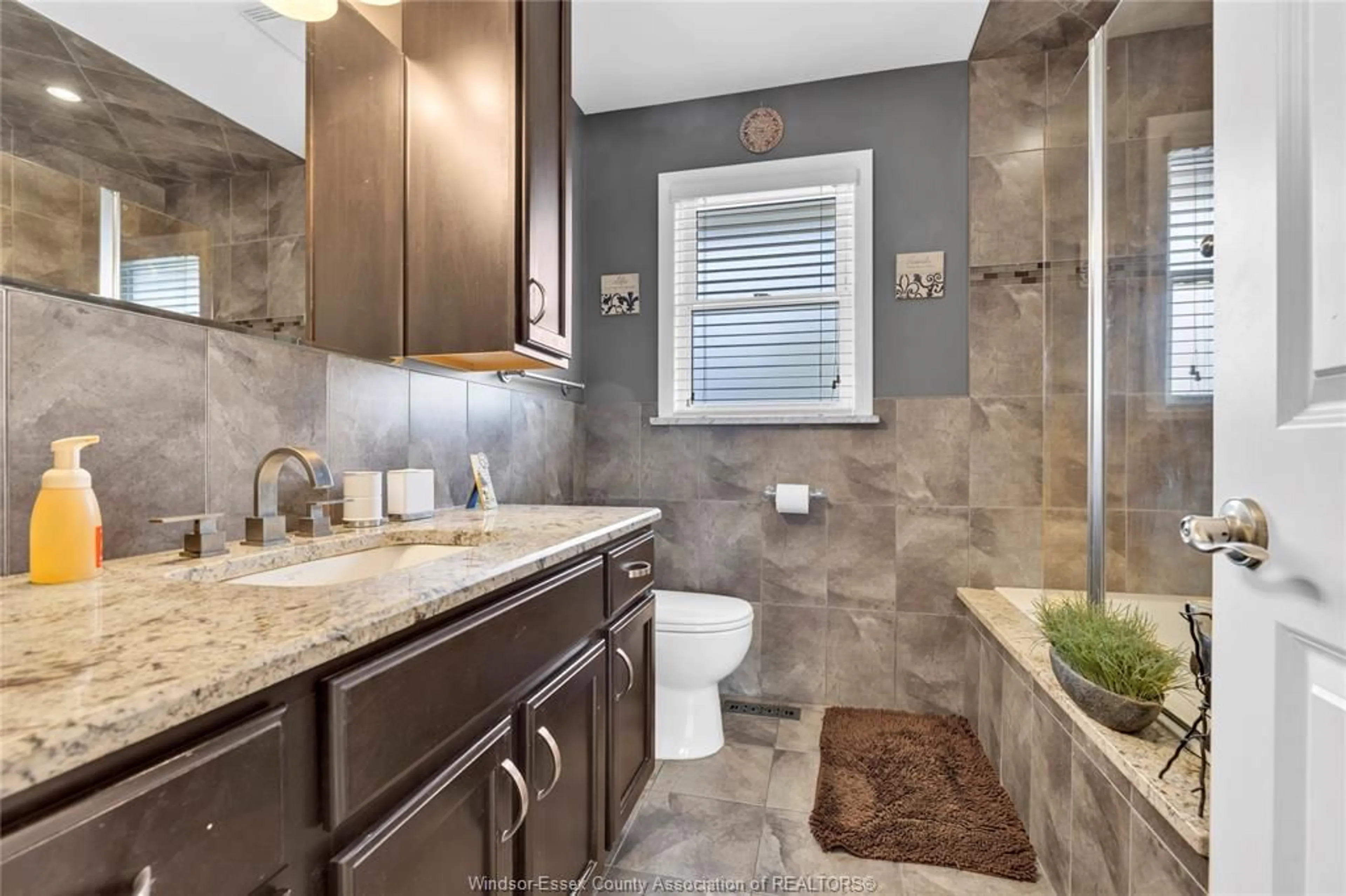 Contemporary bathroom, ceramic/tile floor for 2456 RANDOLPH, Windsor Ontario N9E 3C7