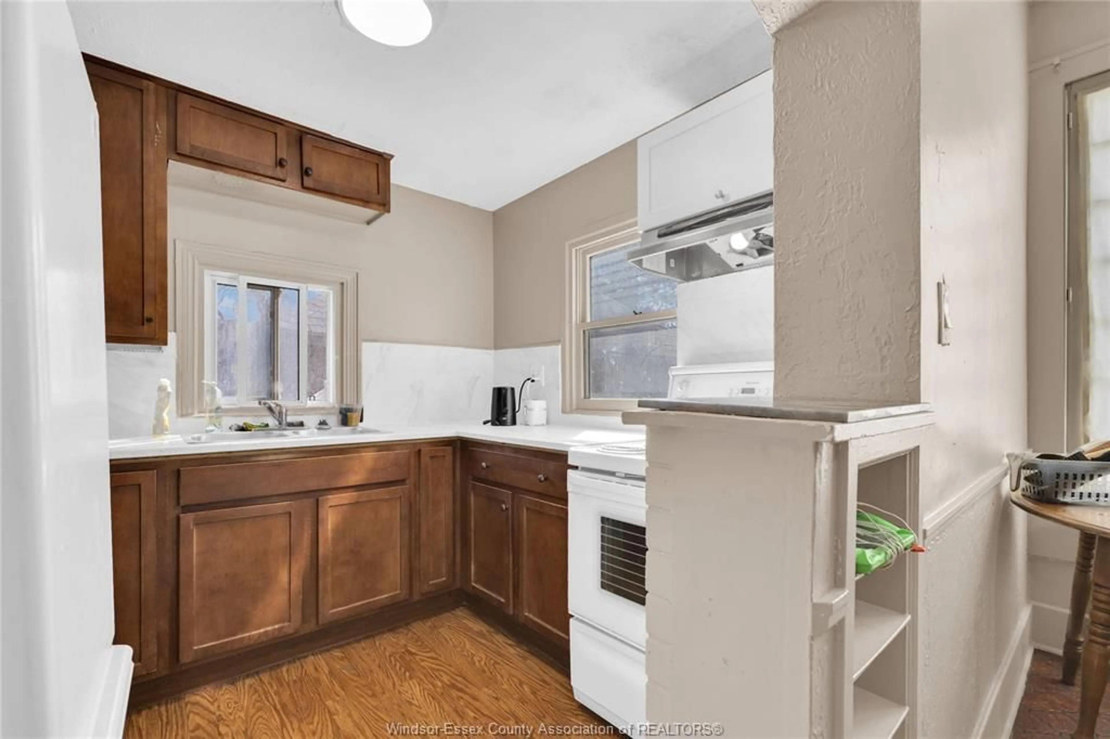 Standard kitchen, unknown for 530-532 CAMPBELL, Windsor Ontario N9B 2H4