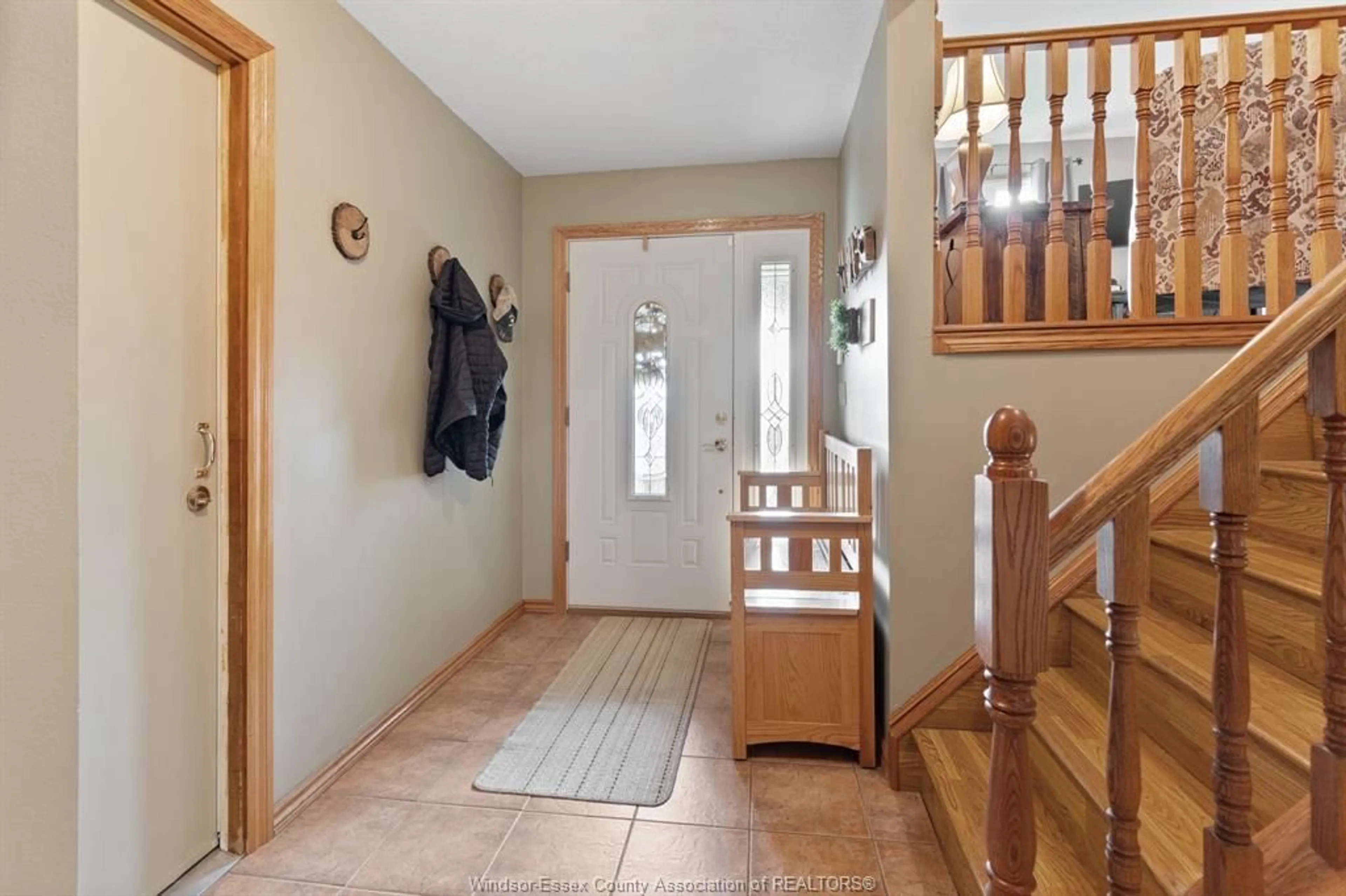 Indoor foyer for 367 ST PETER, Belle River Ontario N8L 1K8