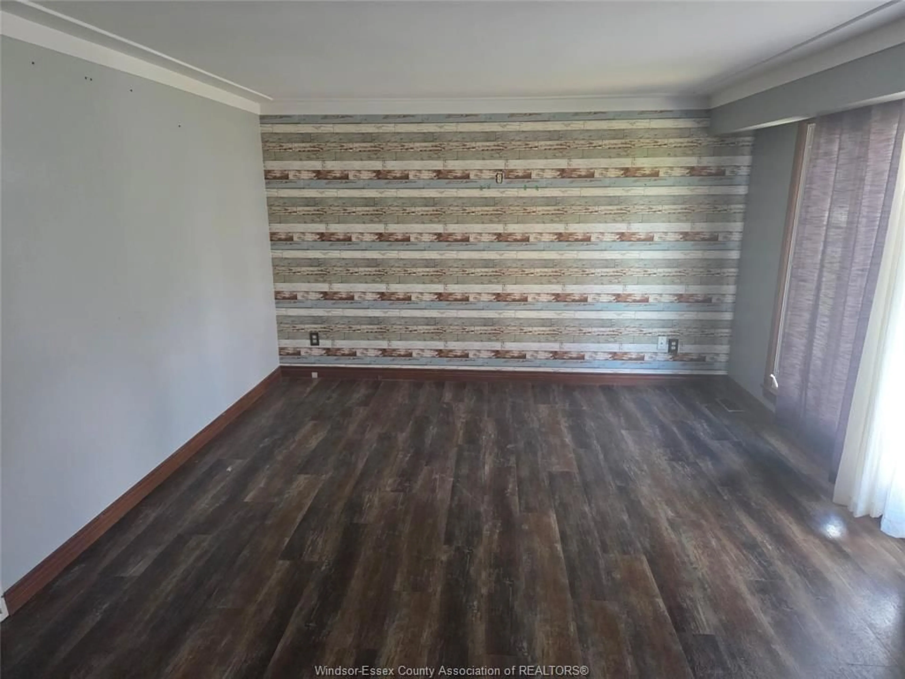 A pic of a room for 6595 Matchette Rd, LaSalle Ontario N9J 2J9