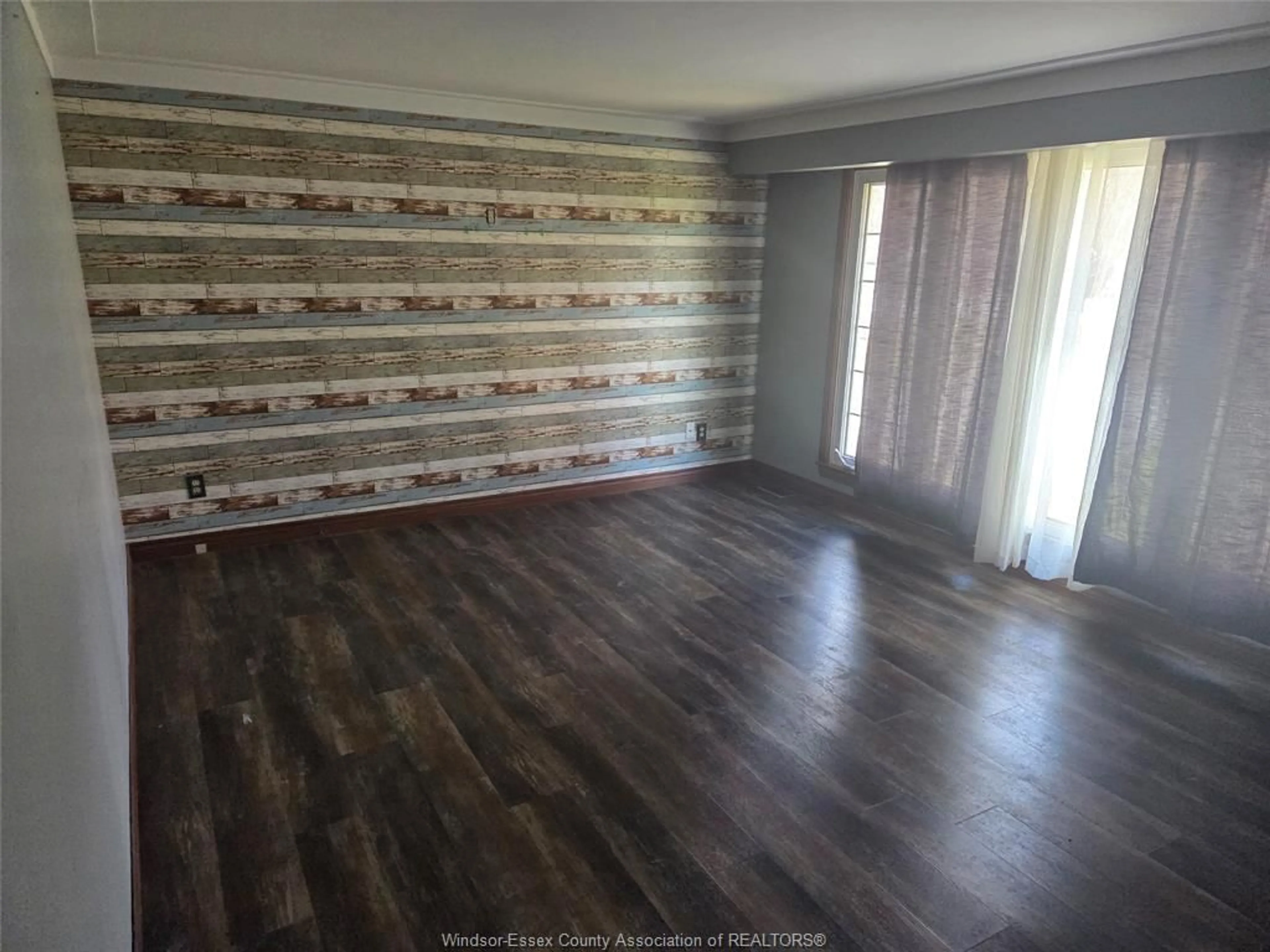 A pic of a room for 6595 Matchette Rd, LaSalle Ontario N9J 2J9