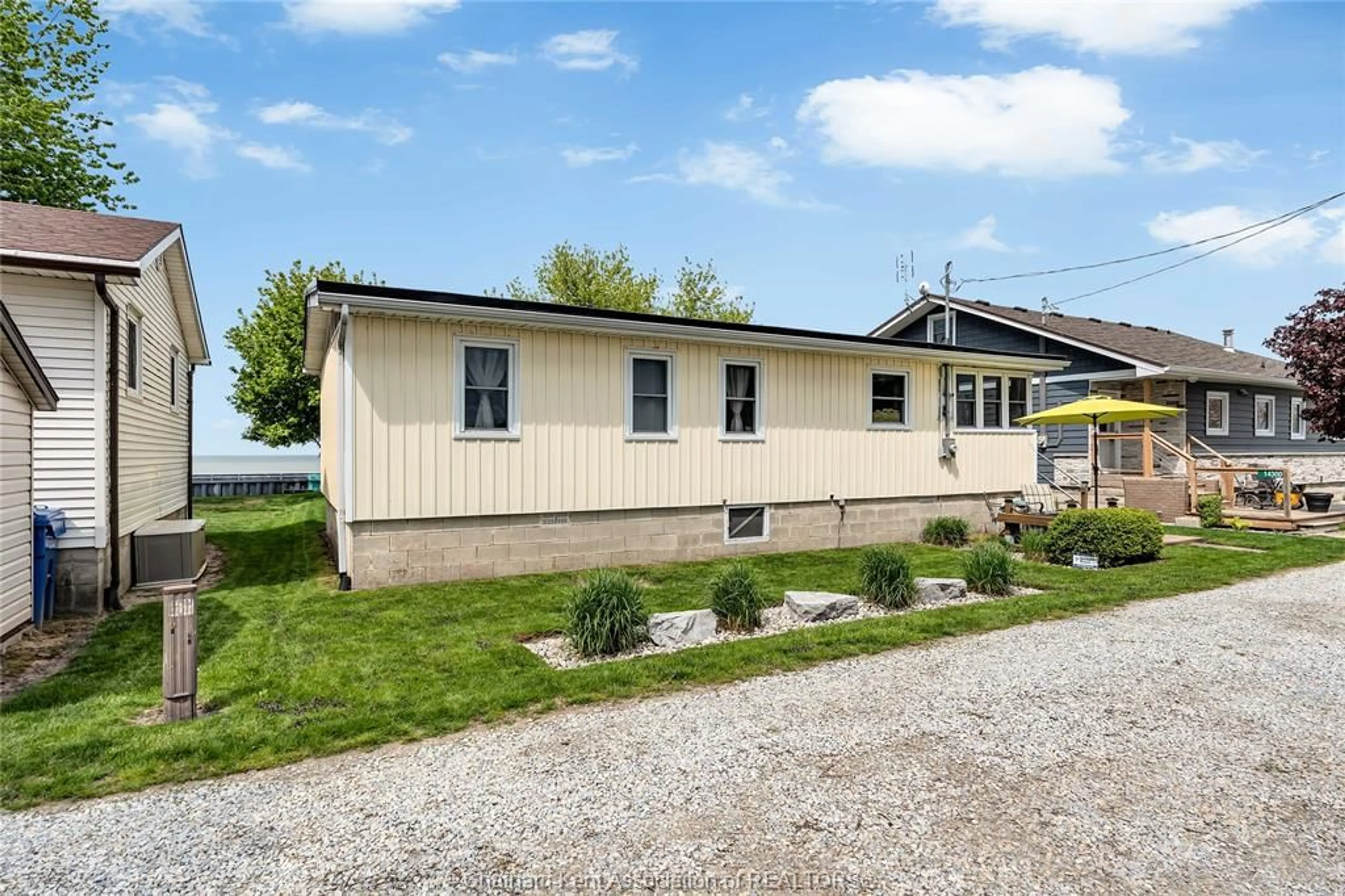 Home with vinyl exterior material, unknown for 14270 CRYSTAL BEACH Rd, Stoney Point Ontario N0R 1N0