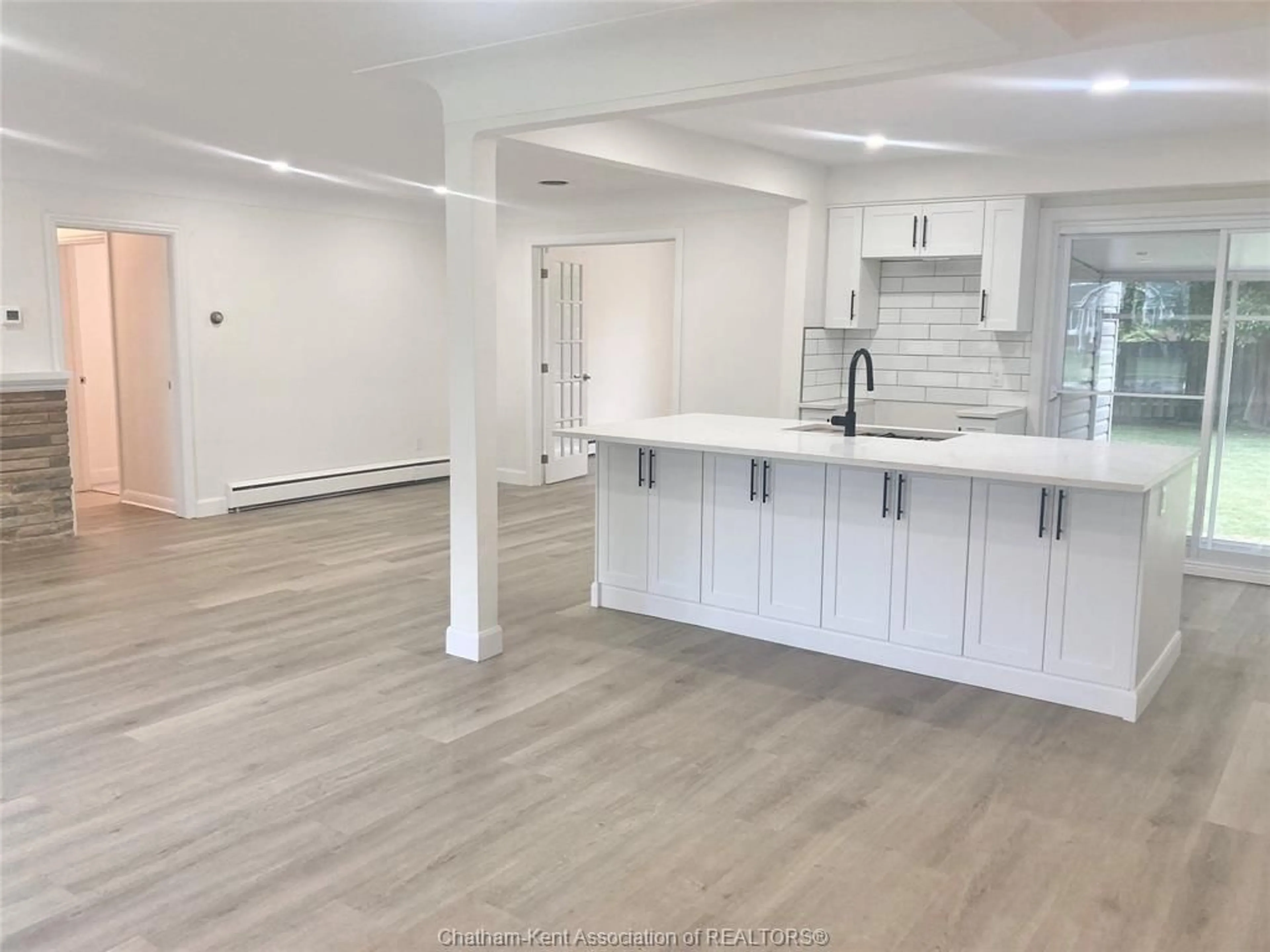 Open concept kitchen, unknown for 561 Lacroix St, Chatham Ontario N7M 2X3