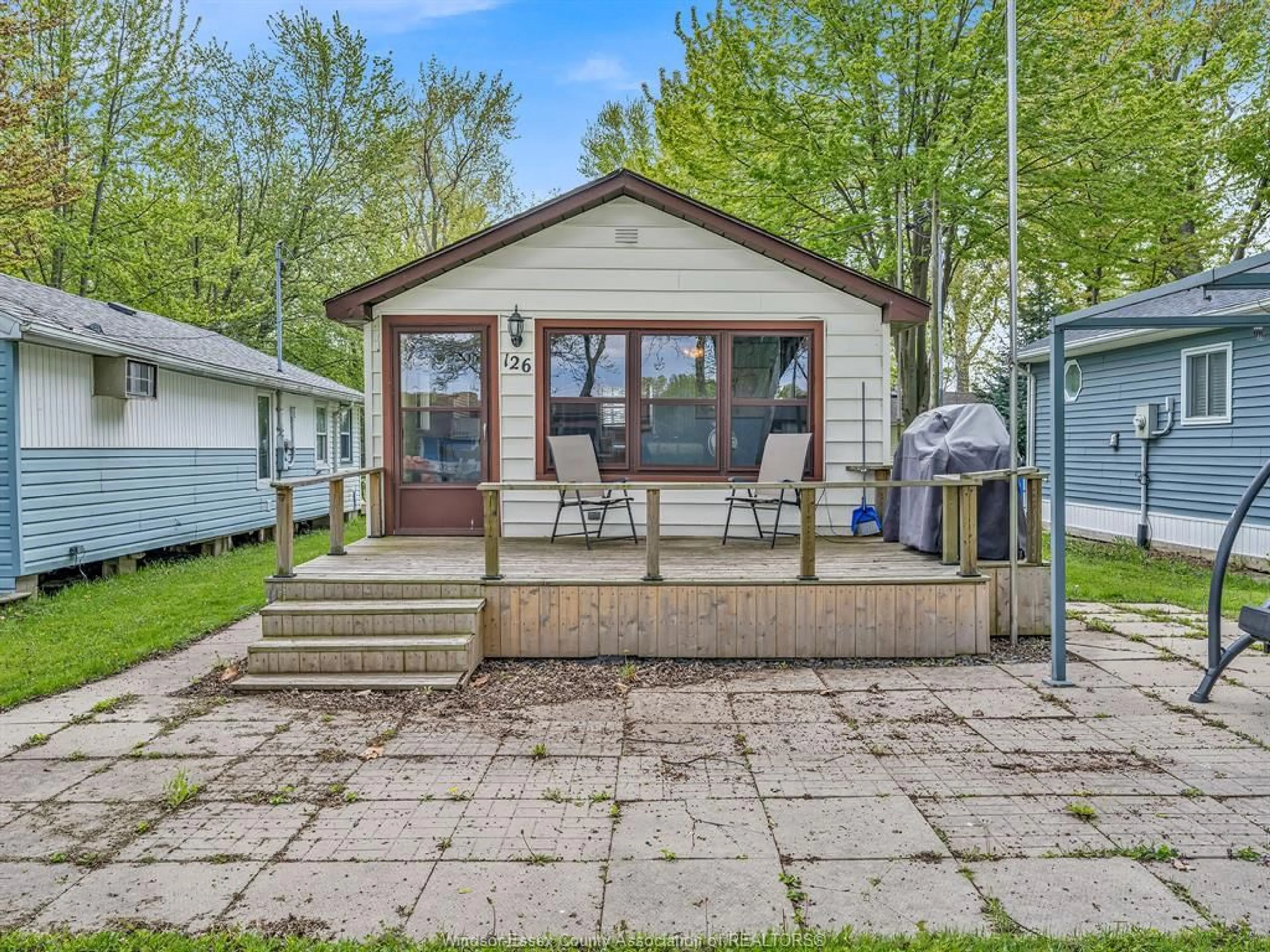 Patio, water/lake/river/ocean view for 126 PLEASURE BEACH, Harrow Ontario N0R 1G0