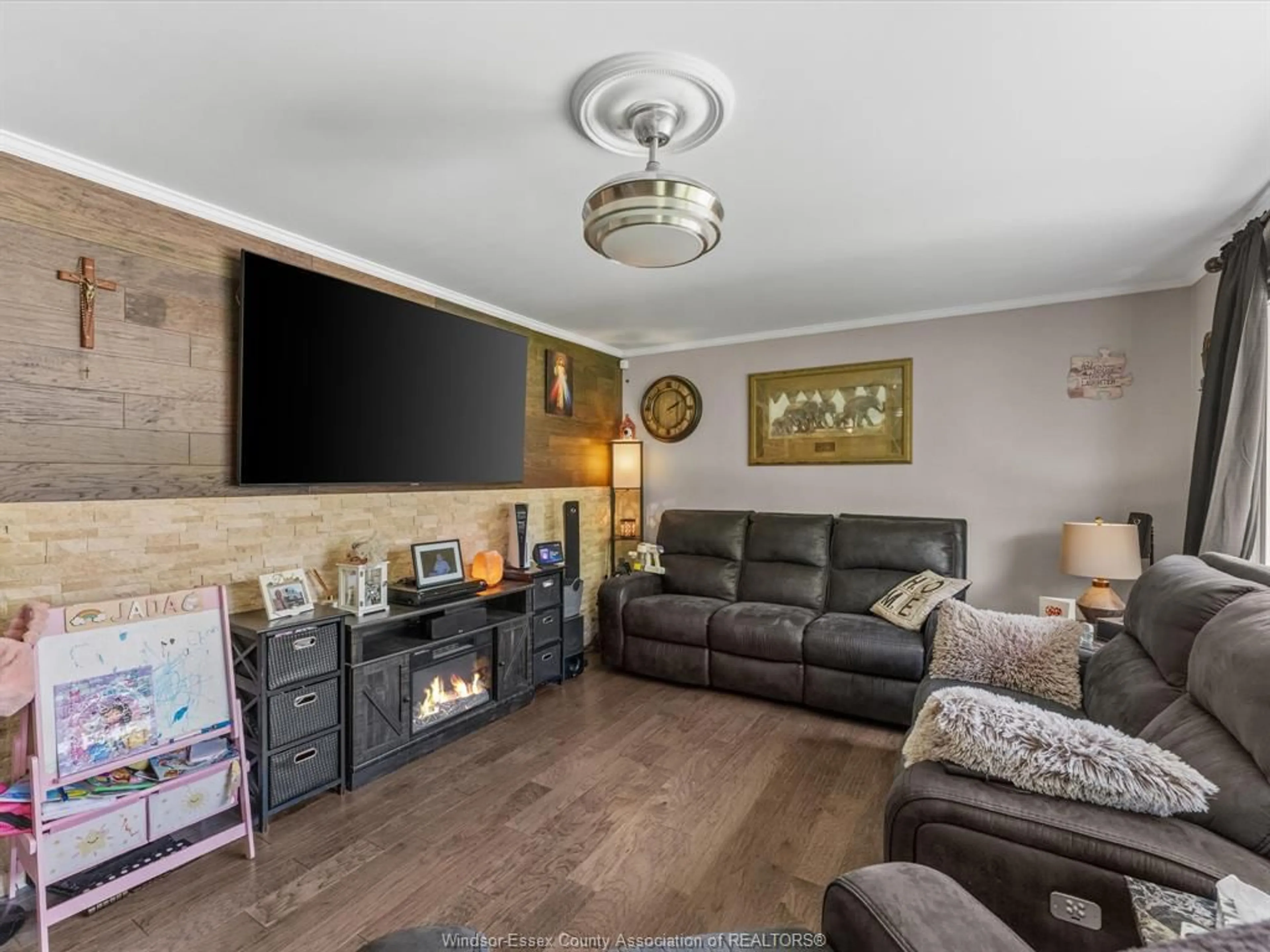 Living room with furniture, unknown for 11 WARREN Ave, Leamington Ontario N8H 2R3