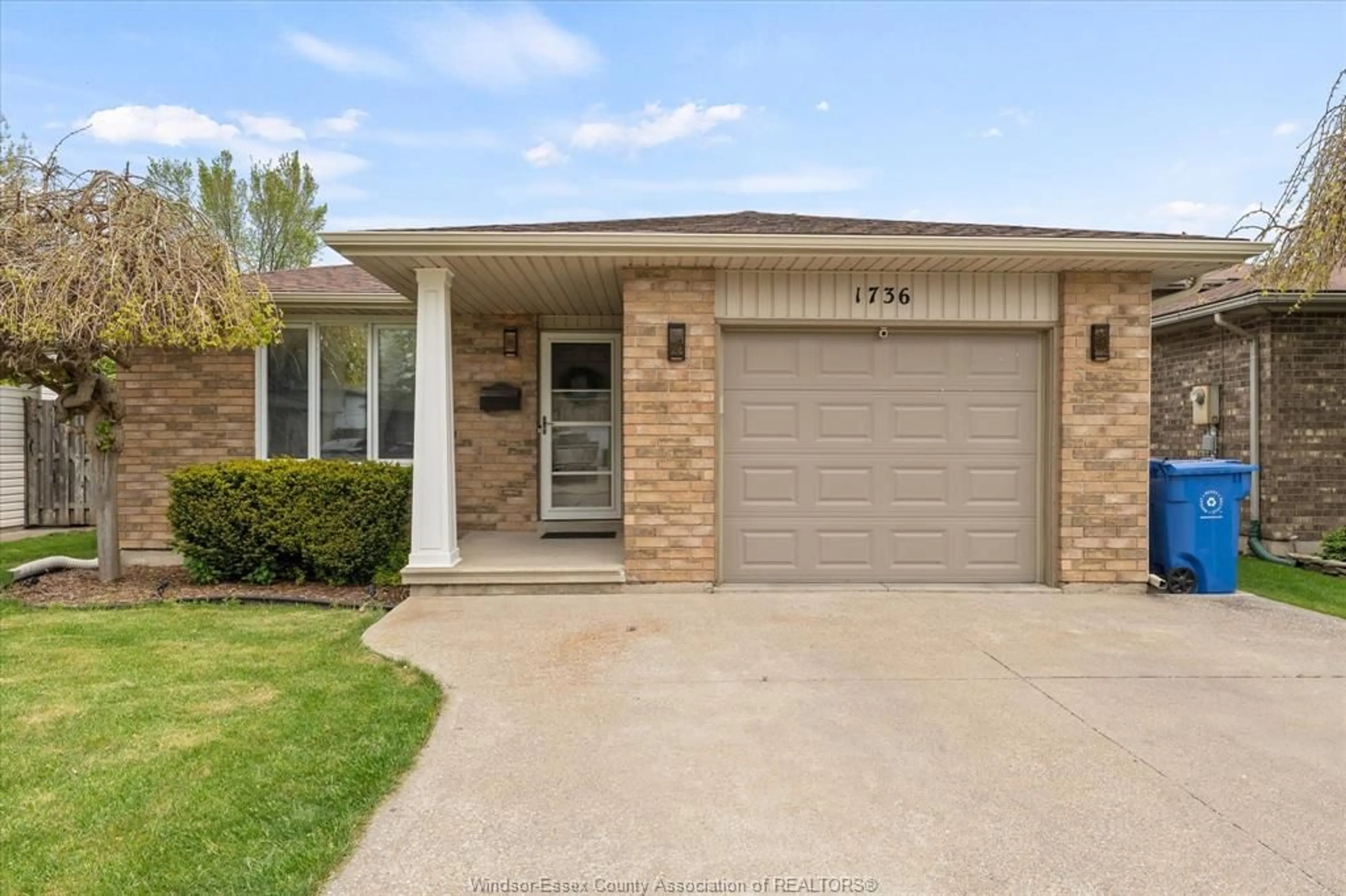 Home with brick exterior material, street for 1736 VICKY Cir, Windsor Ontario N8W 5P6