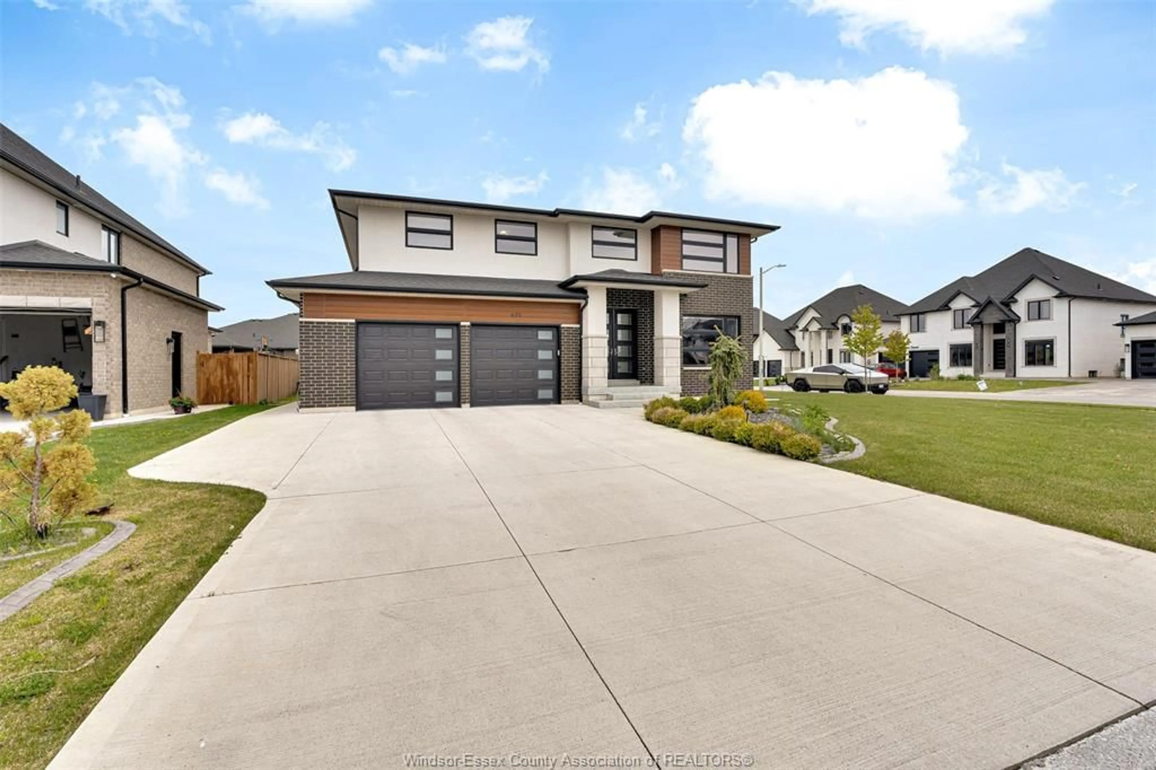 Unknown for 635 MARCHE St, Lakeshore Ontario N8L 0K2