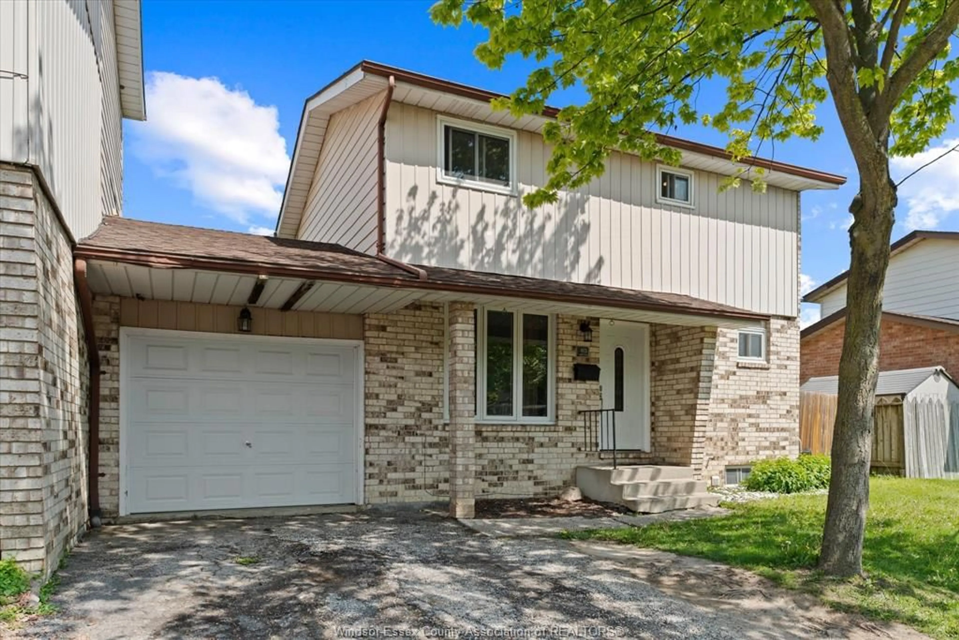 Unknown for 8020 MOLNAR, Windsor Ontario N8R 2A5