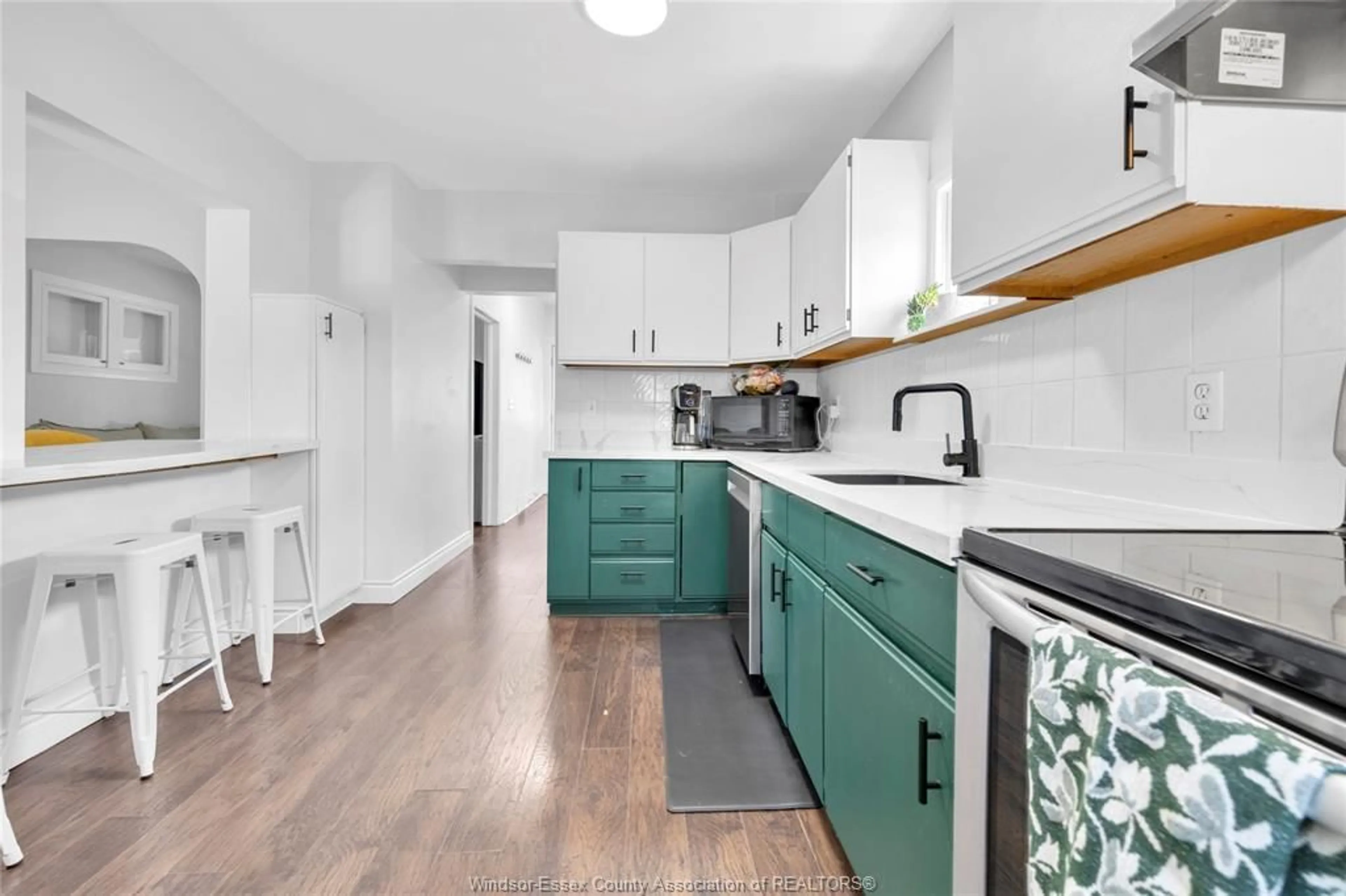 Open concept kitchen, unknown for 521 WINDERMERE, Windsor Ontario N8Y 3C9