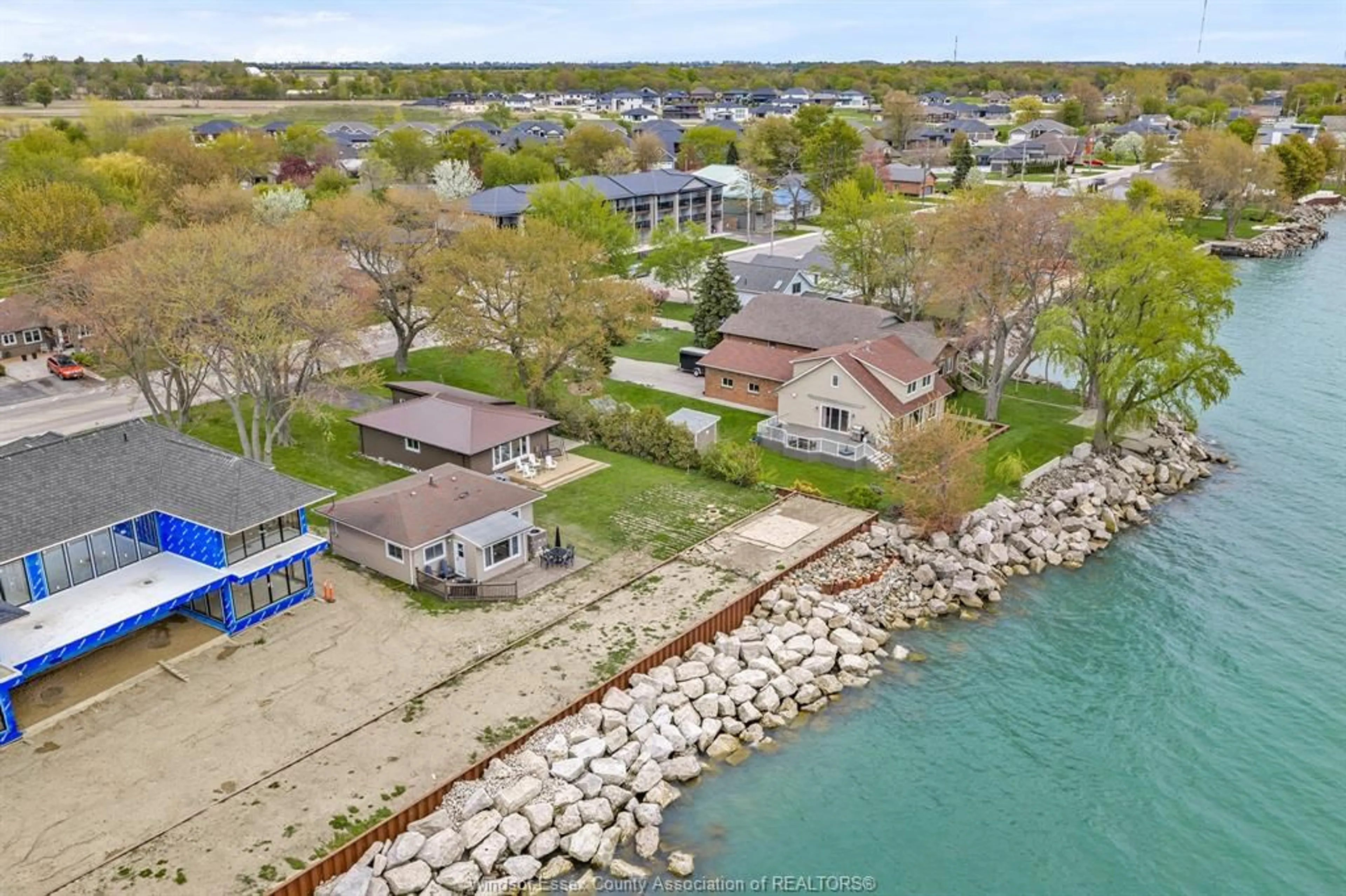 A pic from outside/outdoor area/front of a property/back of a property/a pic from drone, water/lake/river/ocean view for 162 Robson Rd, Leamington Ontario N8H 5R1