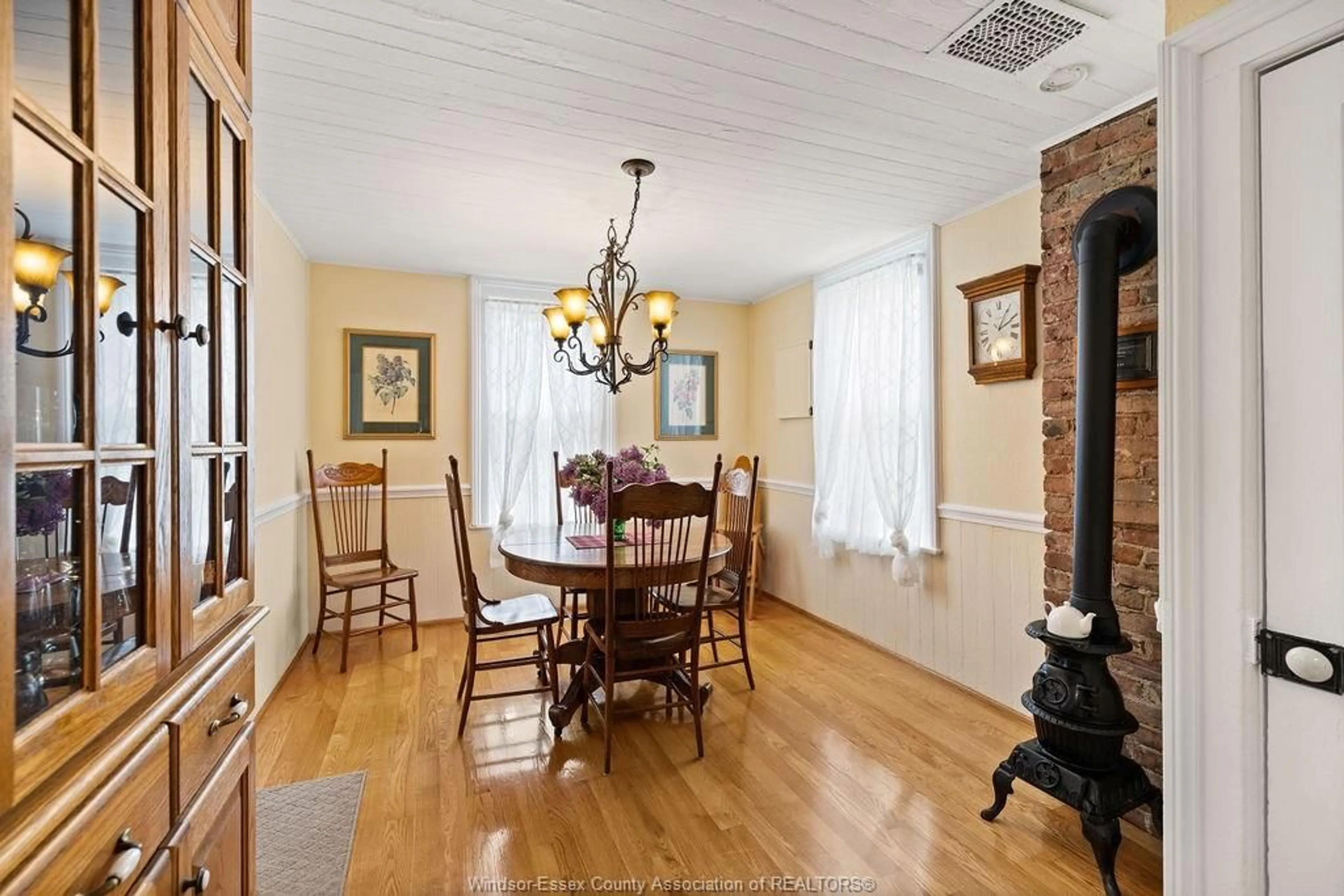 Dining room, unknown for 14242 TECUMSEH Rd, Tecumseh Ontario N8N 1M8
