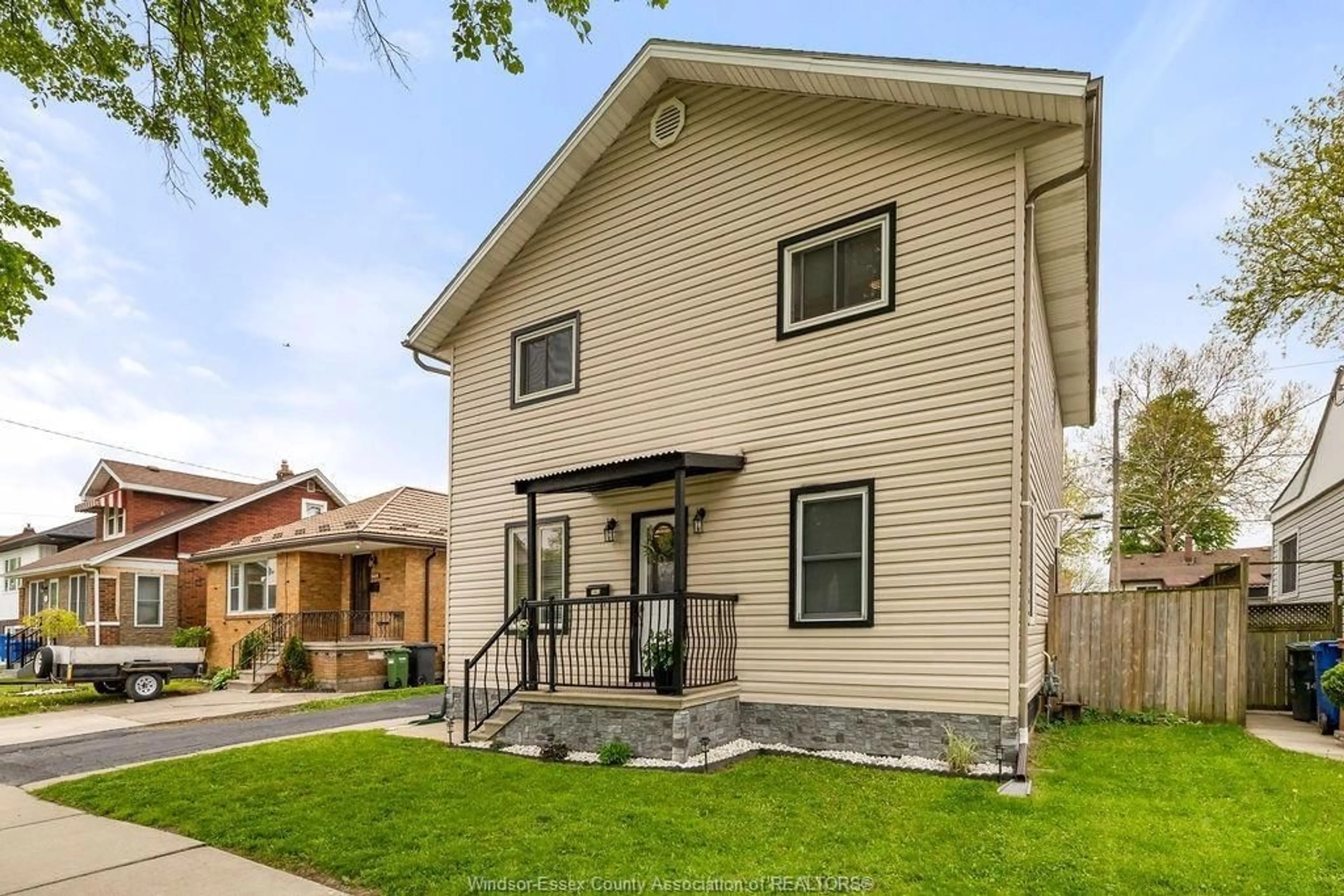 Home with vinyl exterior material, street for 1463 WESTCOTT, Windsor Ontario N8Y 4C3