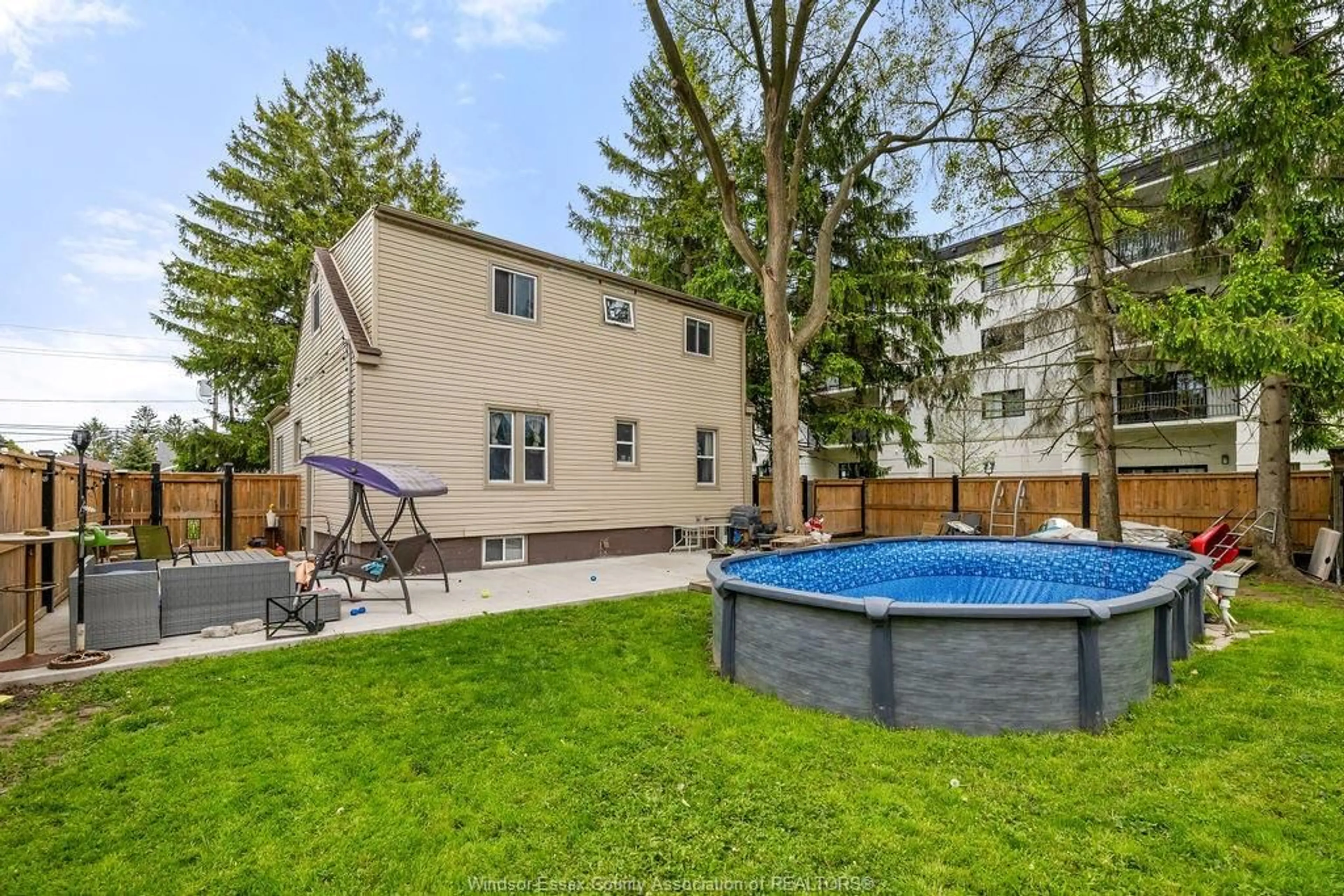Pool for 3803 HOWARD Ave, Windsor Ontario N9E 3N8