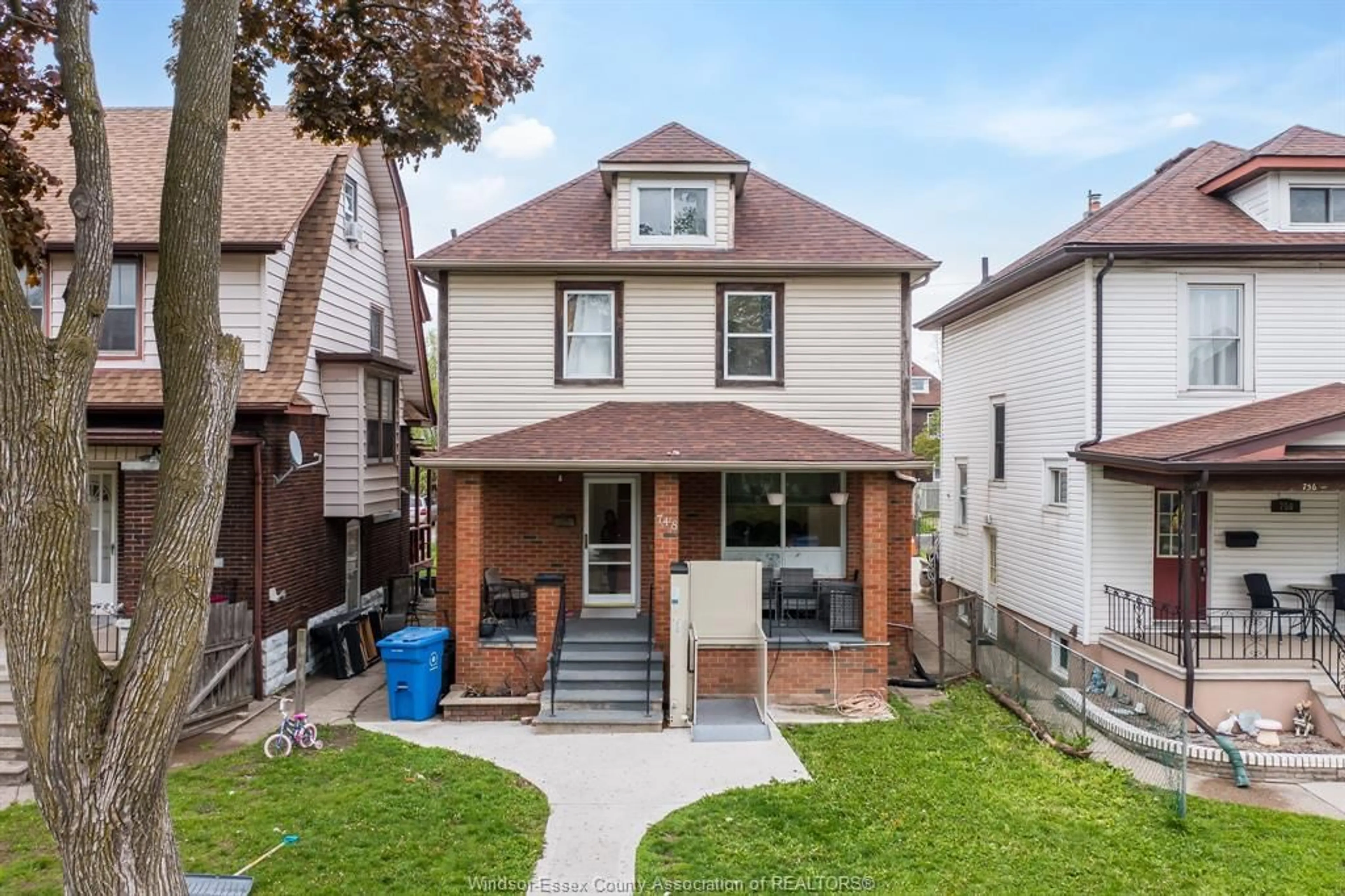 Home with brick exterior material, street for 748 MOY, Windsor Ontario N9A 2N6