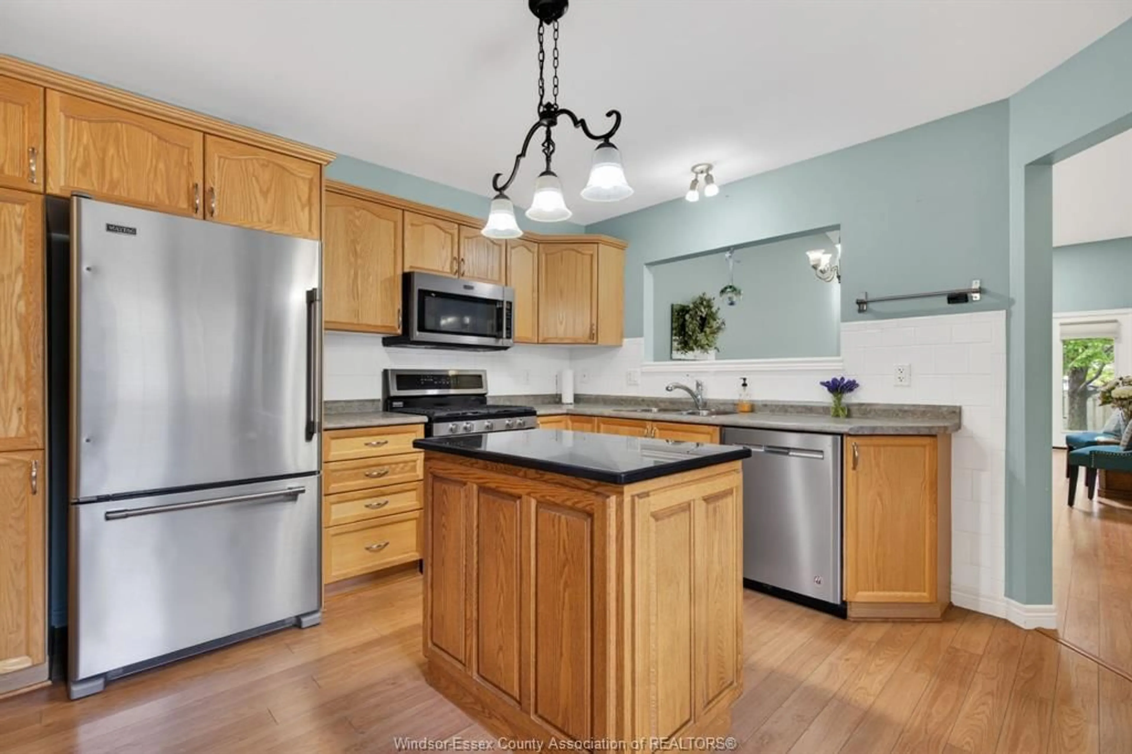 Open concept kitchen, unknown for 13 Leonard Dr, Kingsville Ontario N9Y 4G4