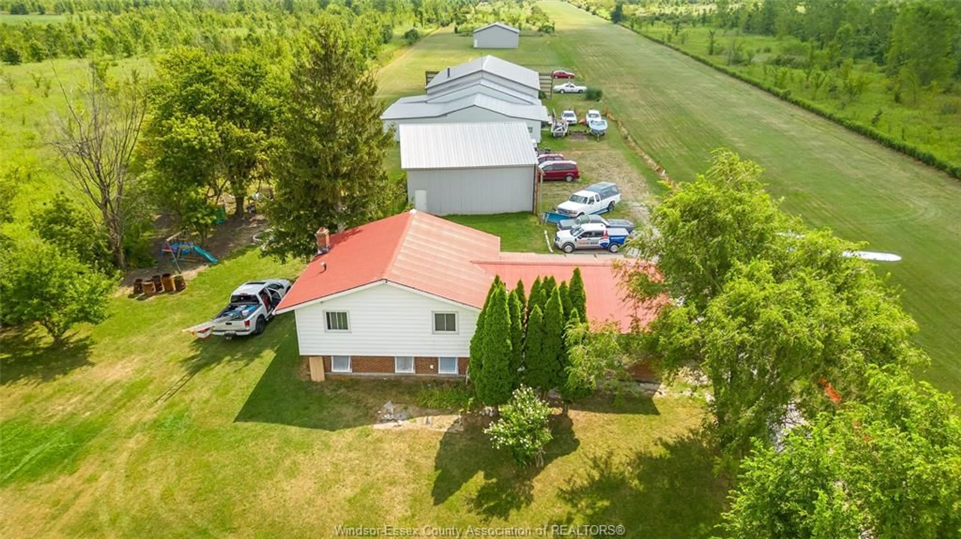 A pic from outside/outdoor area/front of a property/back of a property/a pic from drone, unknown for 7063 COULTER SIDE Rd, Essex Ontario N0R 1B0
