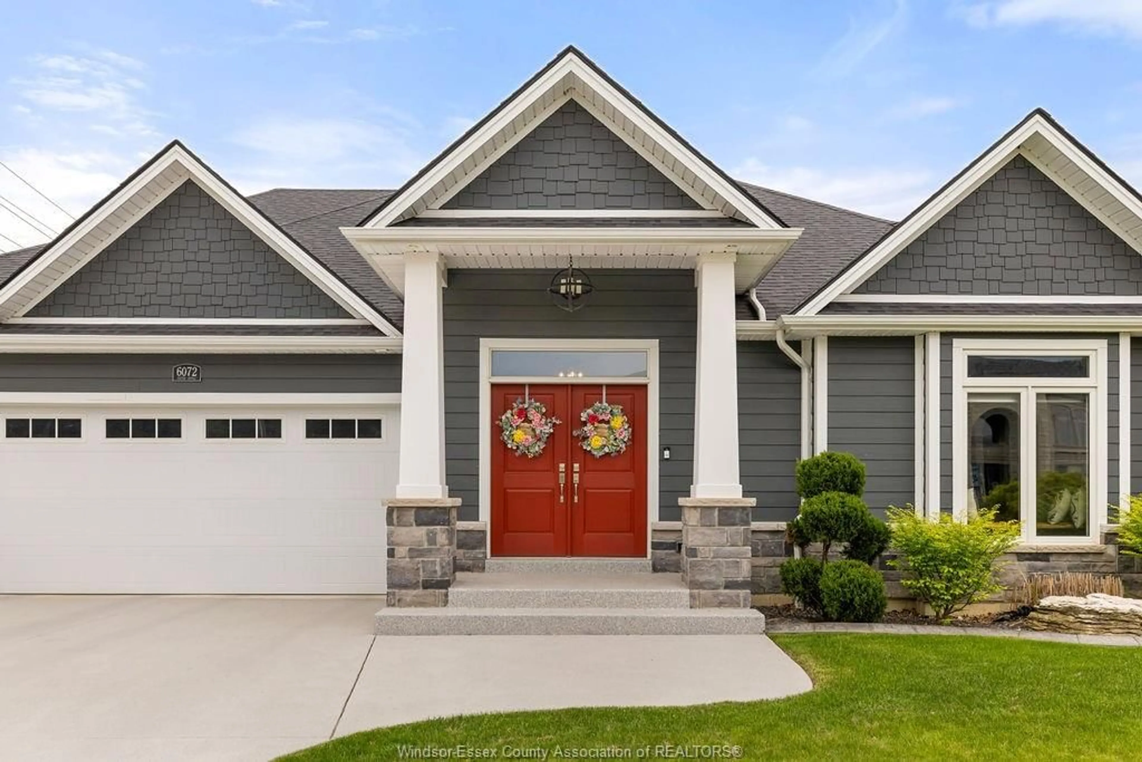 Home with vinyl exterior material, street for 6072 Silver Maple, LaSalle Ontario N9H 0C1