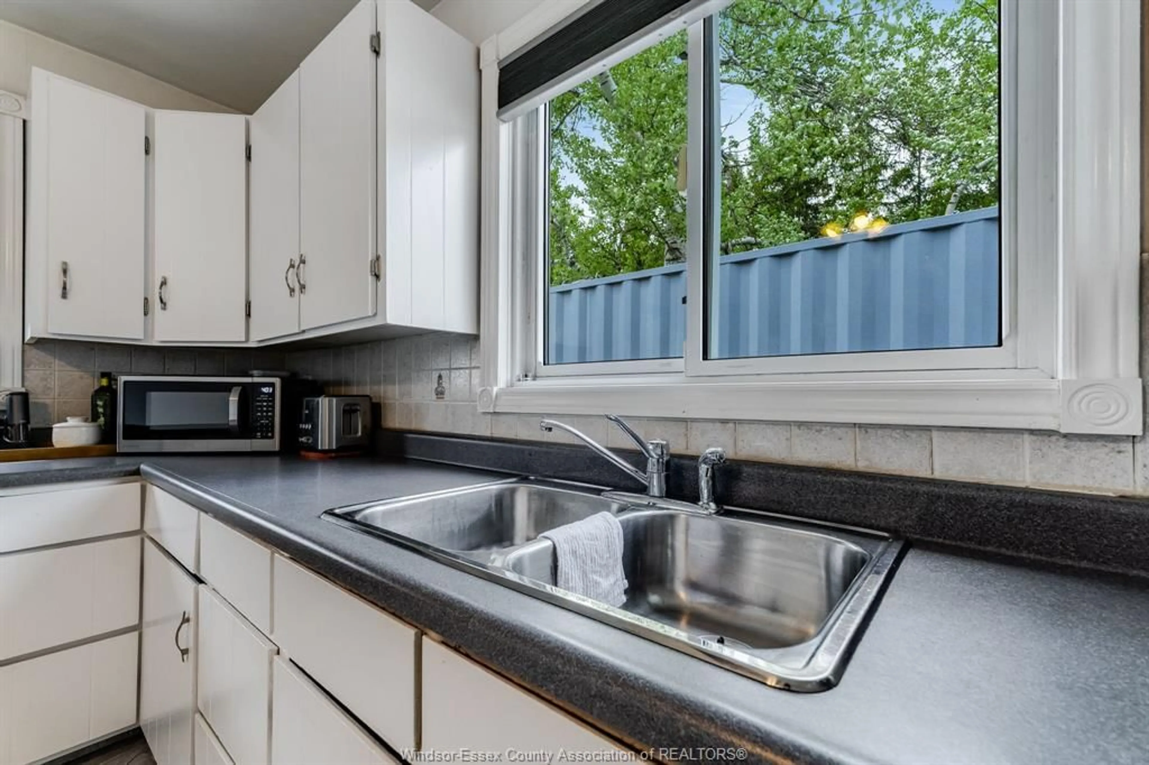 Standard kitchen, unknown for 9290 DISPUTED Rd, LaSalle Ontario N9H 0H9