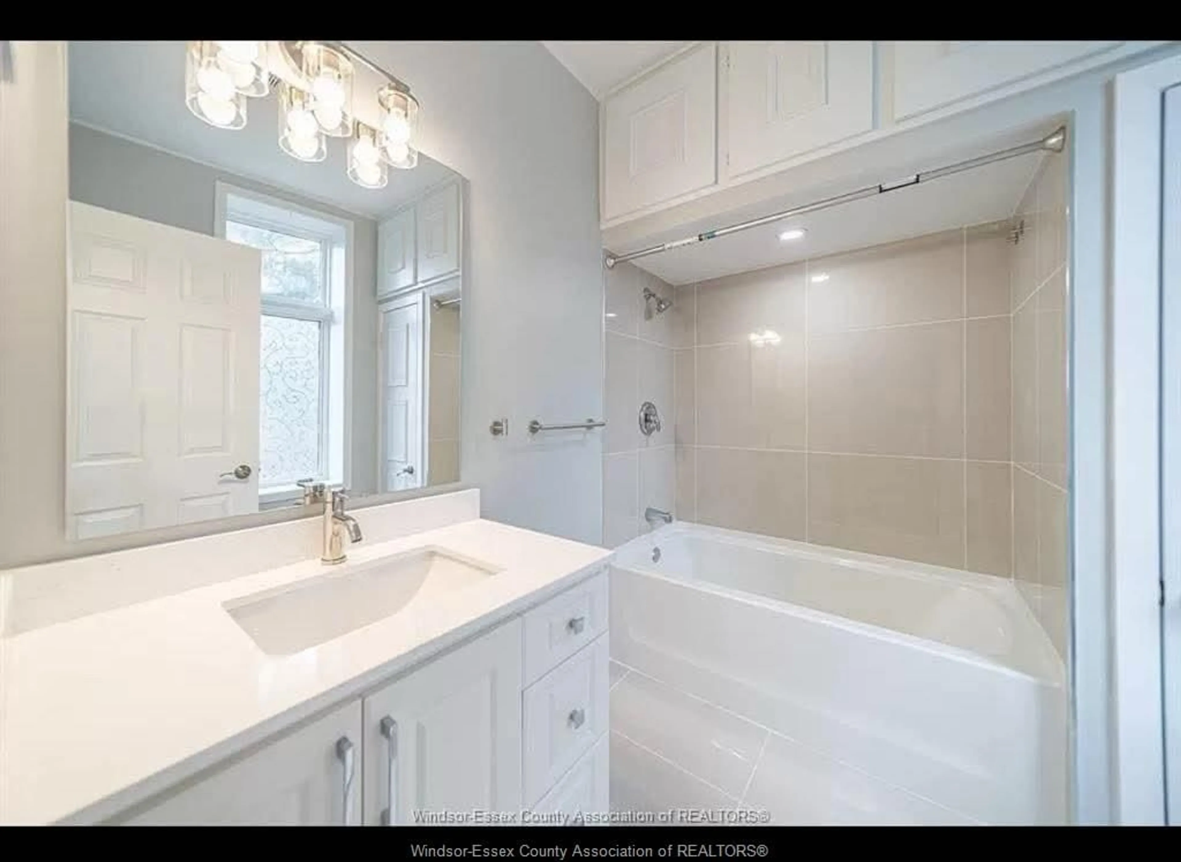 Standard bathroom, ceramic/tile floor for 18 CLARK St, Leamington Ontario N8H 1E1
