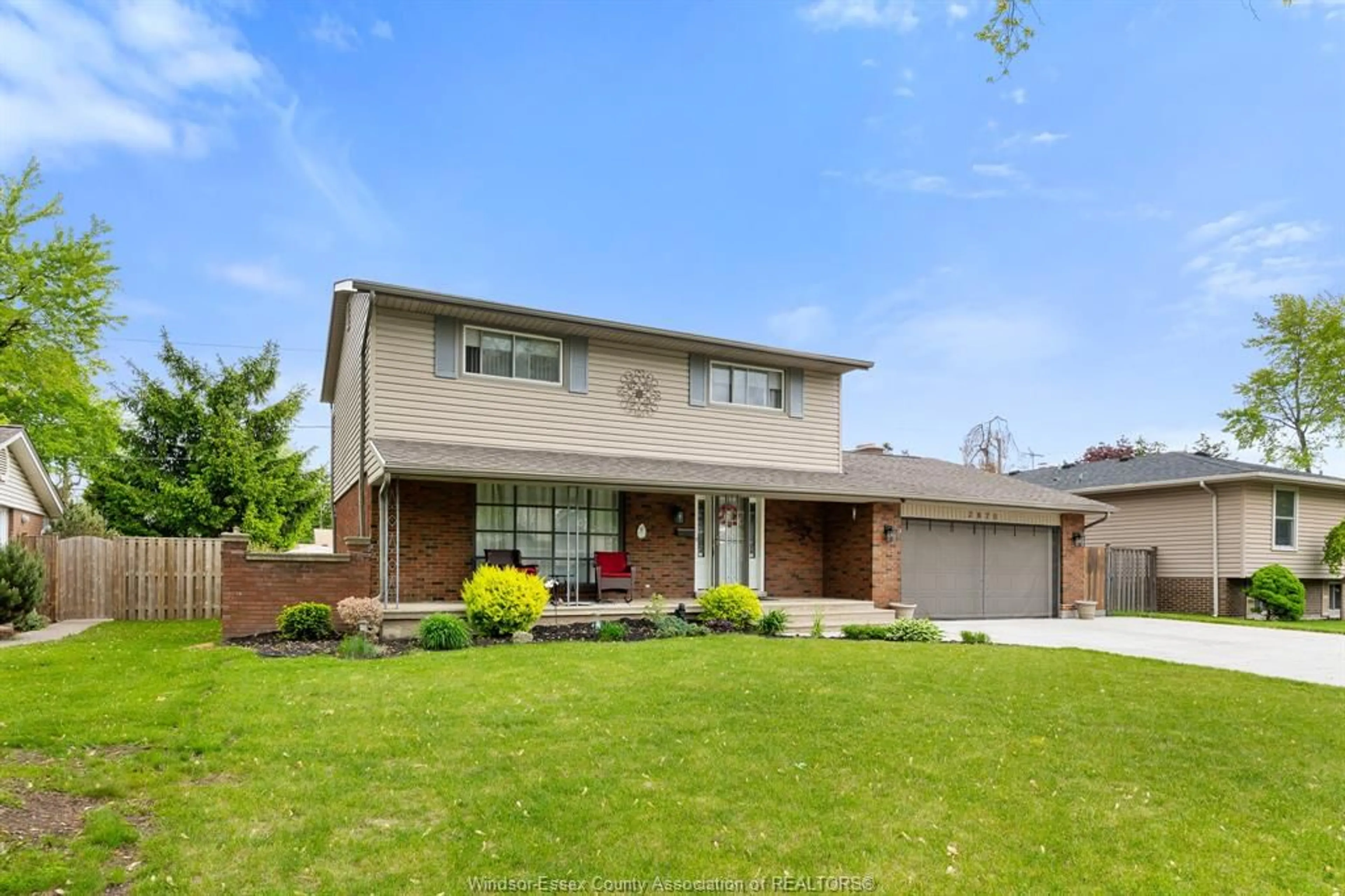 Home with brick exterior material, street for 2870 GLENWOOD, Windsor Ontario N9E 2X8
