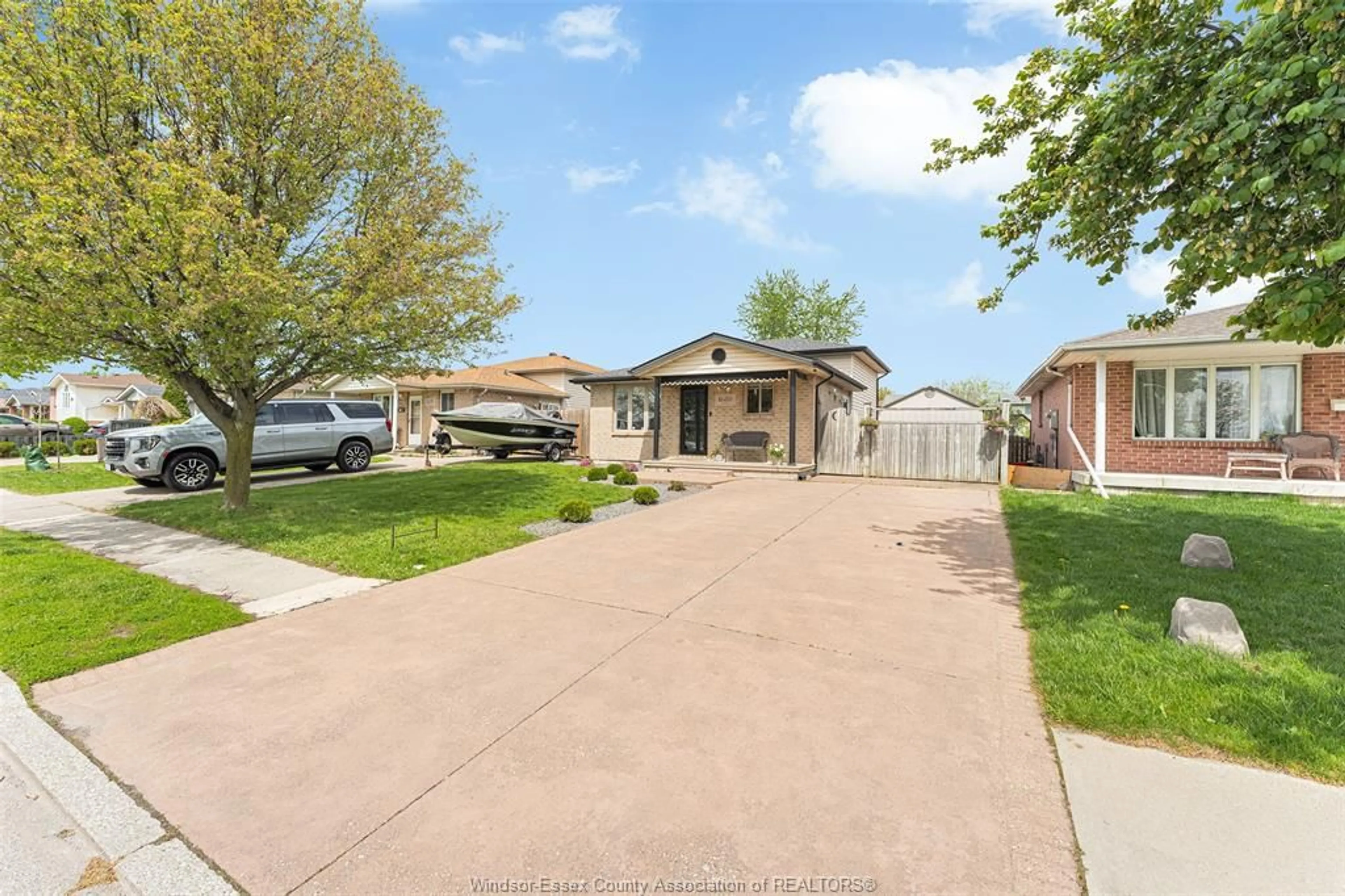 Unknown for 1680 CALDERWOOD Ave, Windsor Ontario N8W 5V2